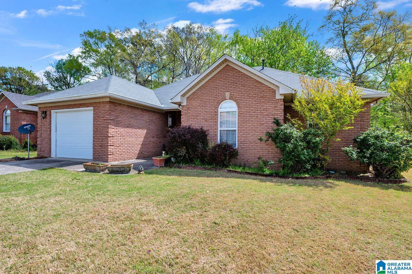 Oneonta, AL 35121,108 OAK MEADOW LANE