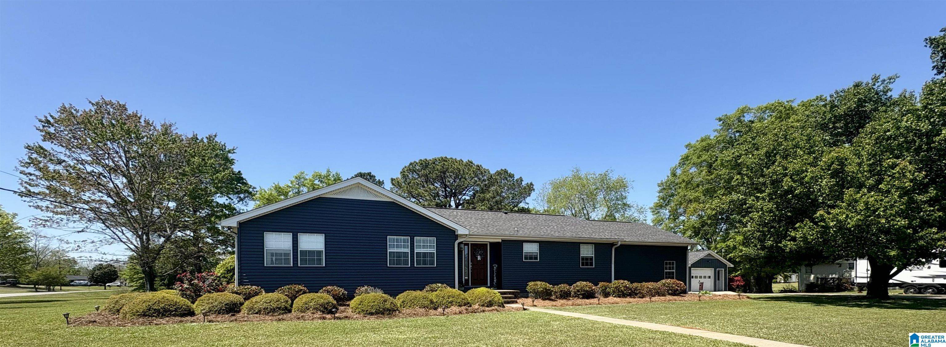 Clanton, AL 35045,611 DENNIS STREET