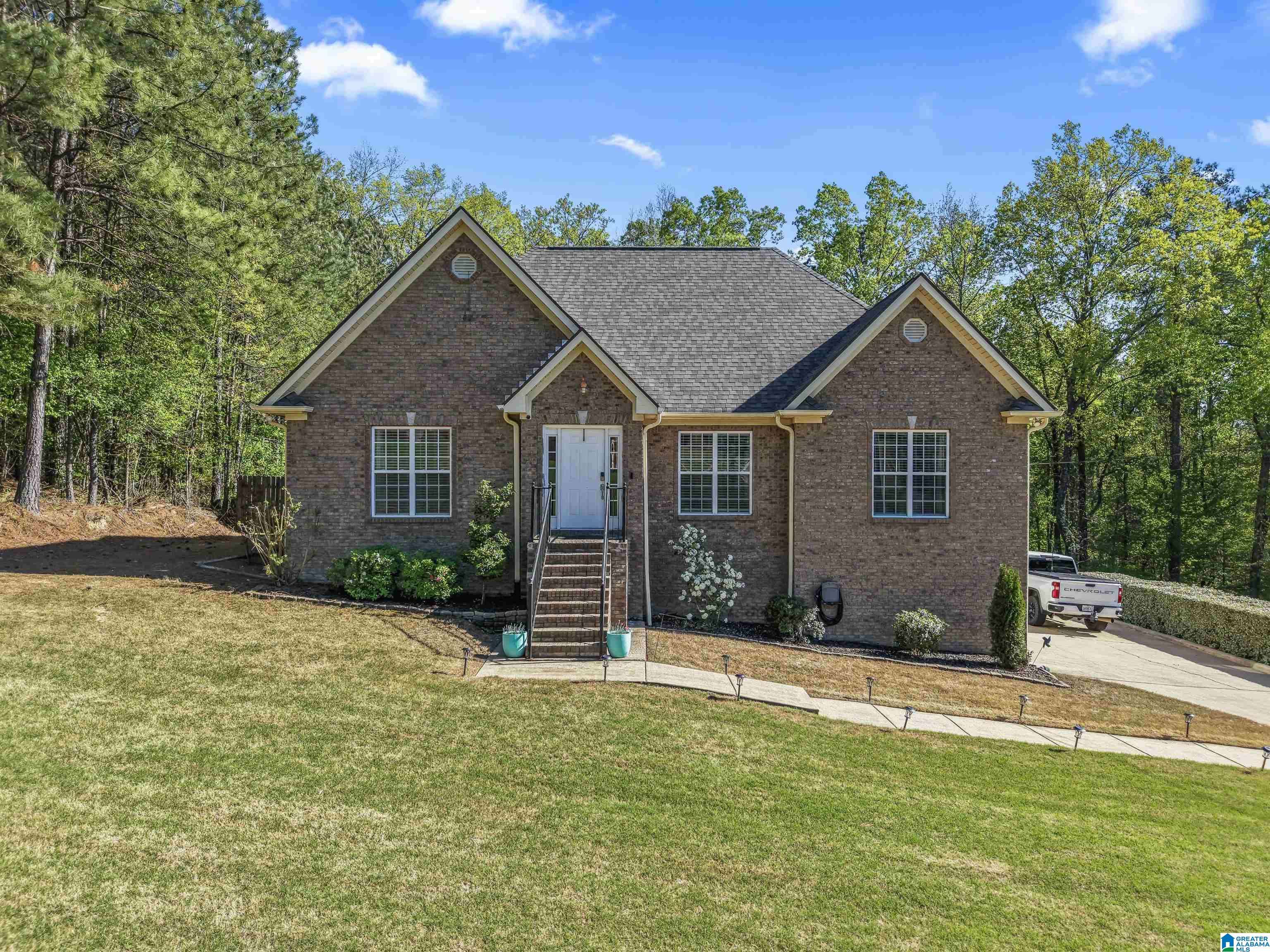 Trussville, AL 35173,105 OLIVIA DRIVE