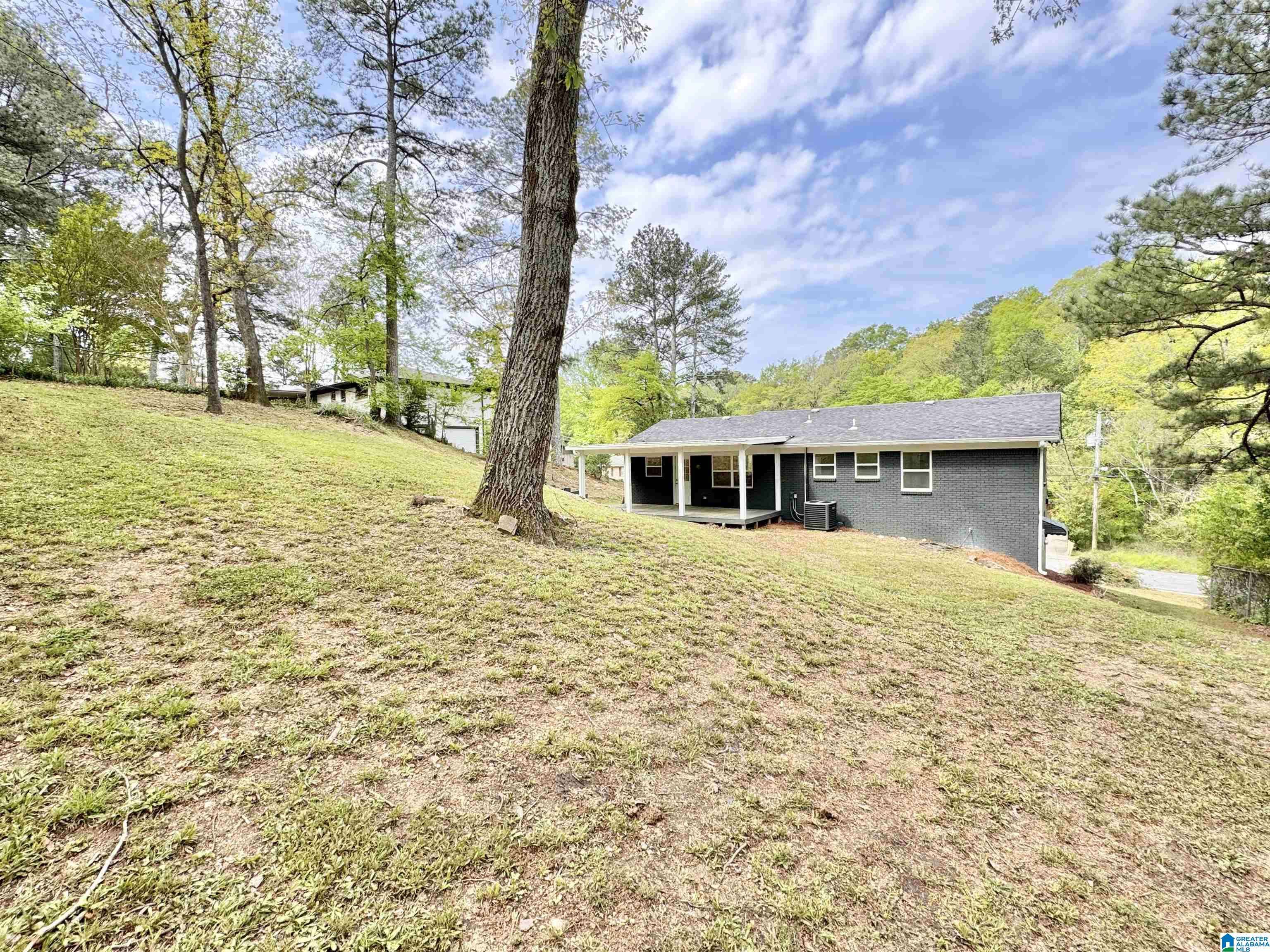 Center Point, AL 35215,2553 2ND WAY NW
