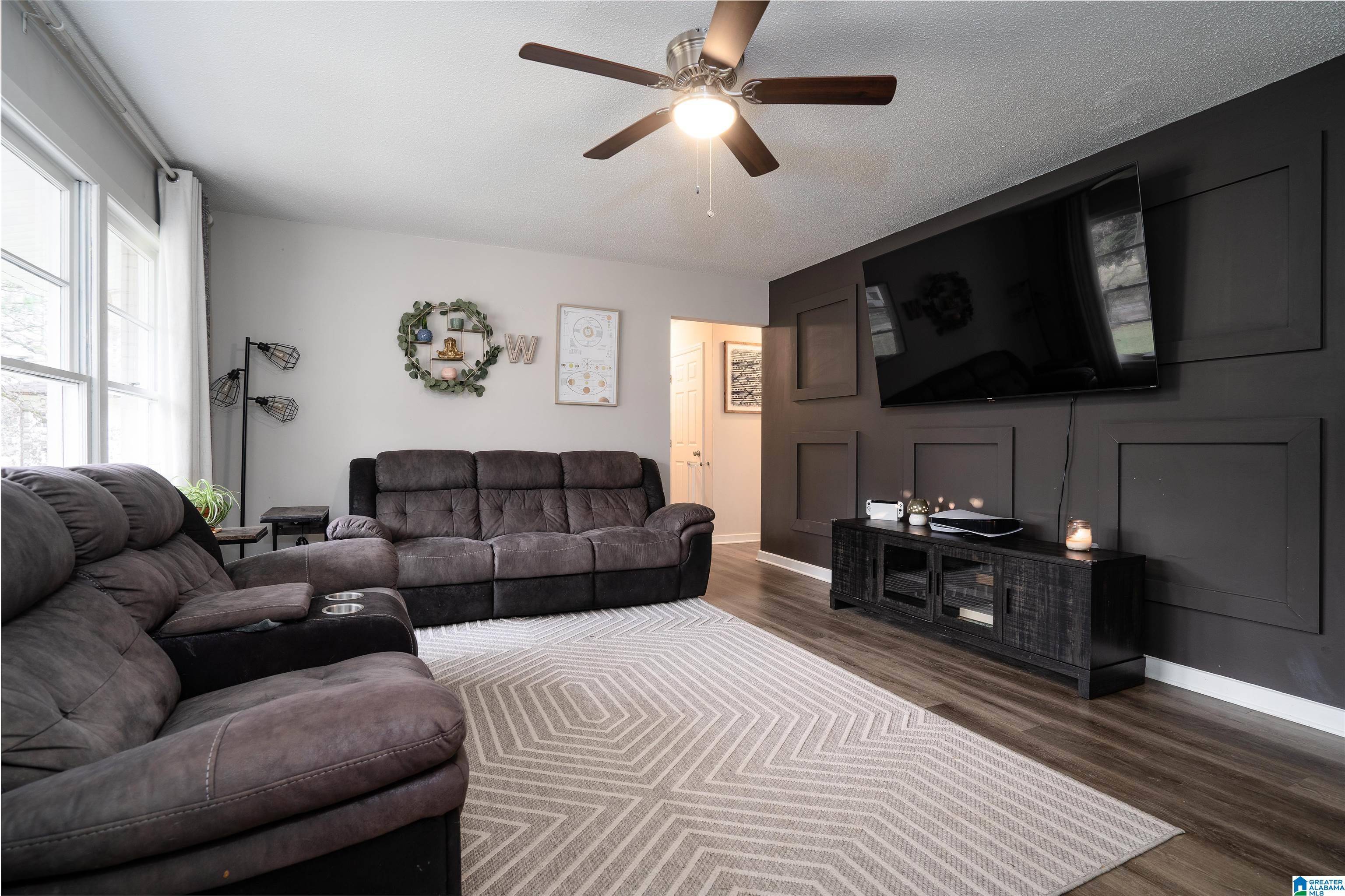 Fairfield, AL 35064,905 GLEN OAKS CIRCLE