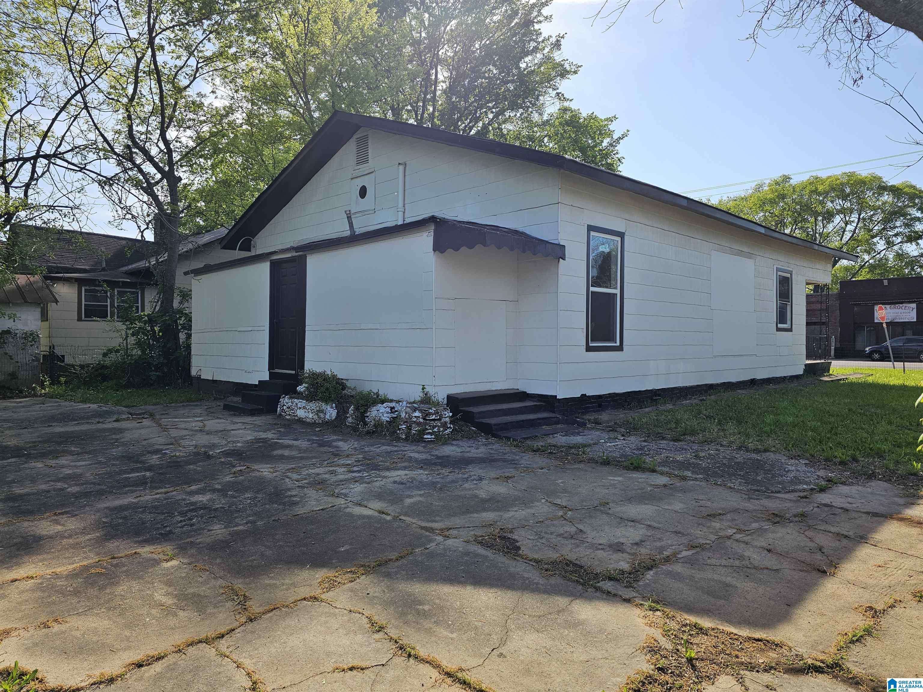 Birmingham, AL 35218,1701 AVENUE I