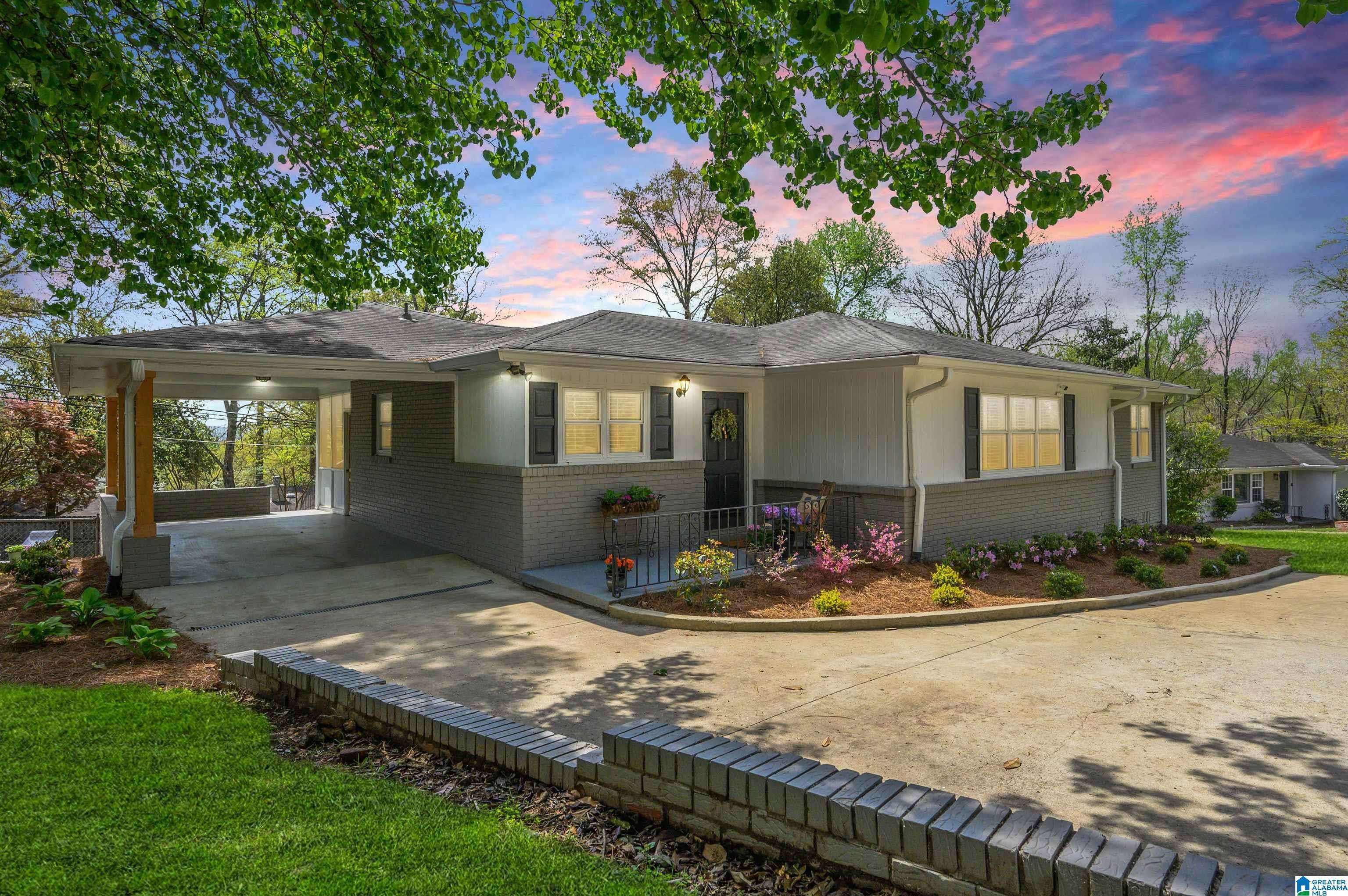 Vestavia Hills, AL 35216,1749 VESTAVIEW LANE