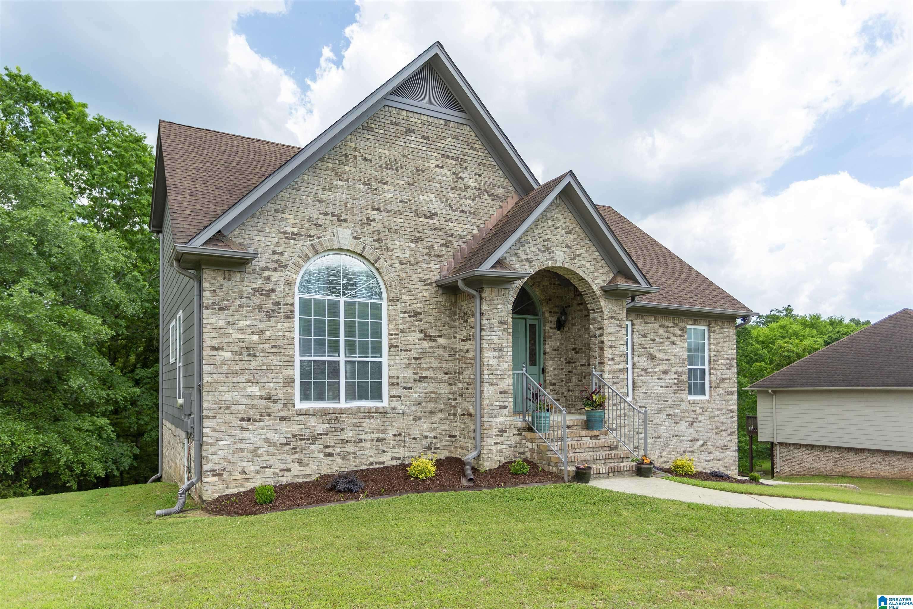 Pinson, AL 35126,5060 GOLD LEAF LANE