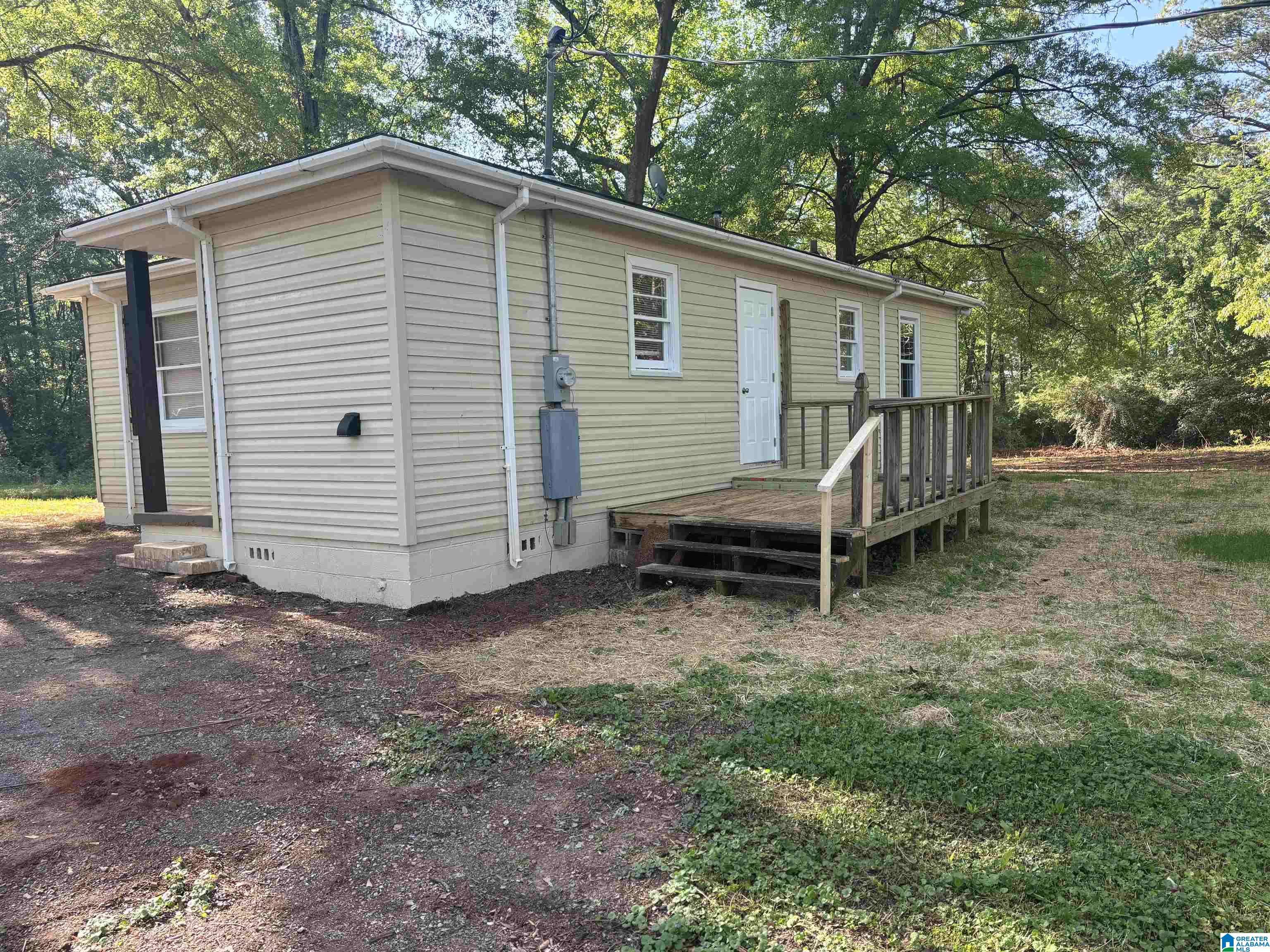 Sylacauga, AL 35150,196 HILL AVENUE