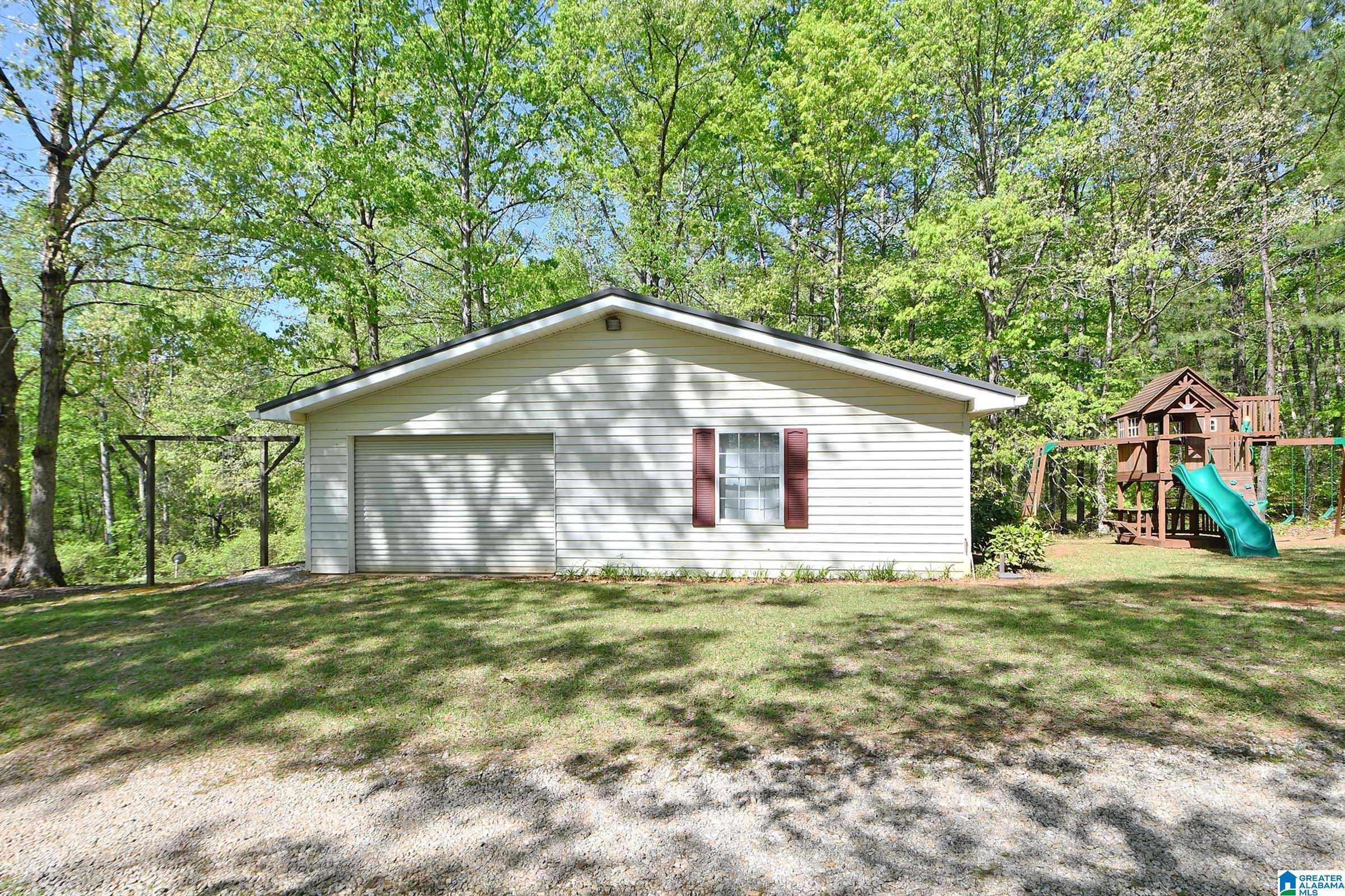 Roanoke, AL 36274,490 TWIN LAKES DRIVE