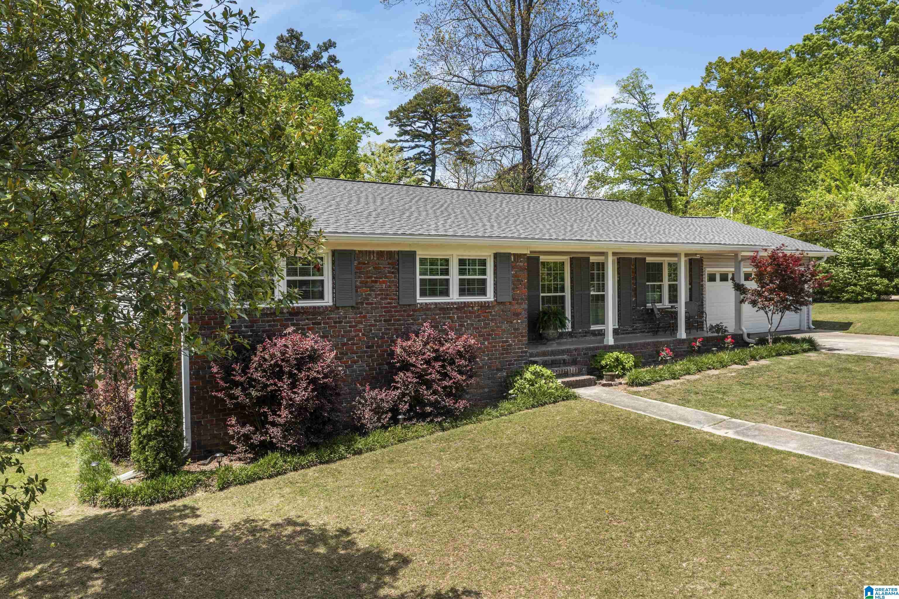 Vestavia Hills, AL 35226,2556 FLEETWAY DRIVE