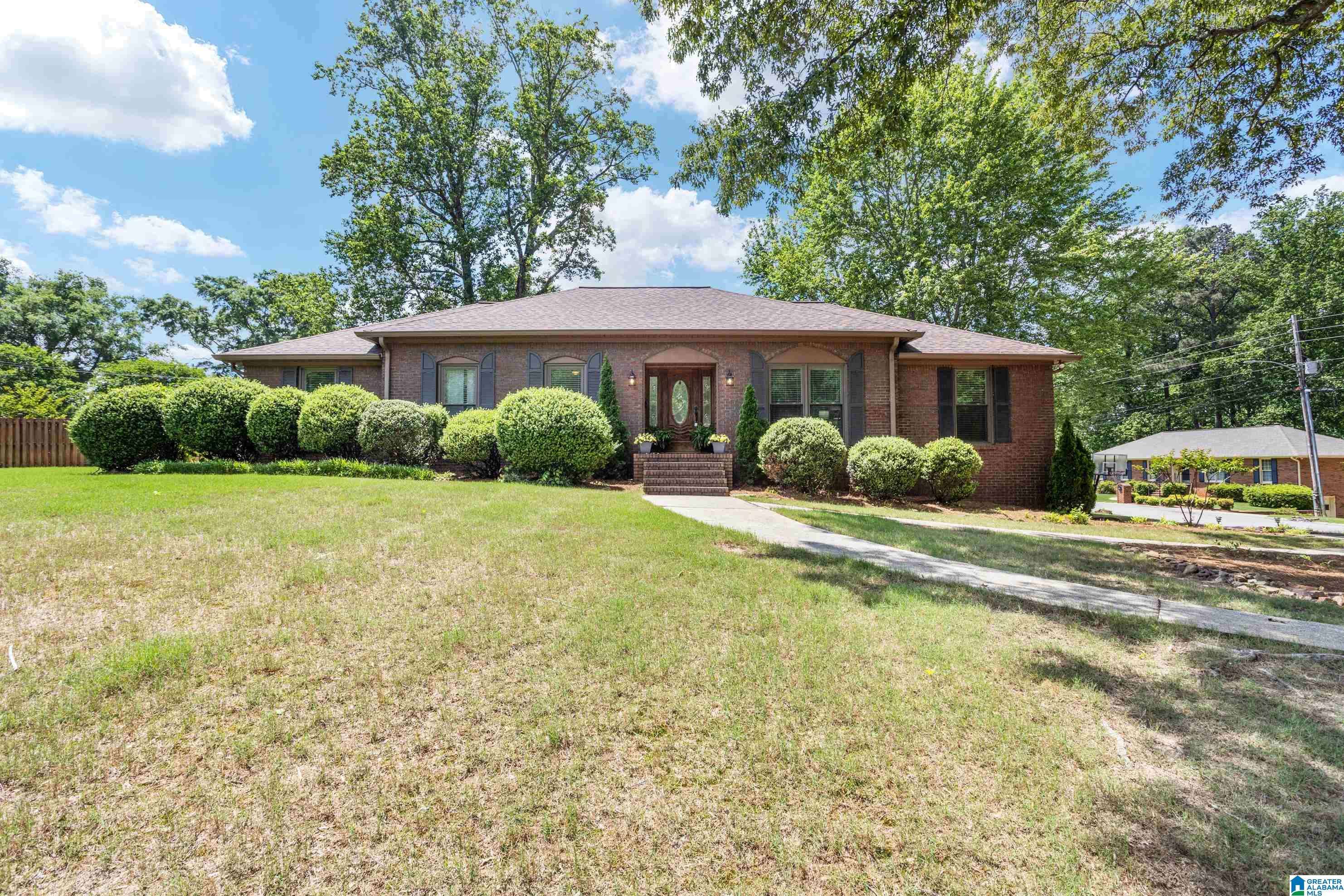 Gardendale, AL 35071,865 MEADOWRIDGE DRIVE