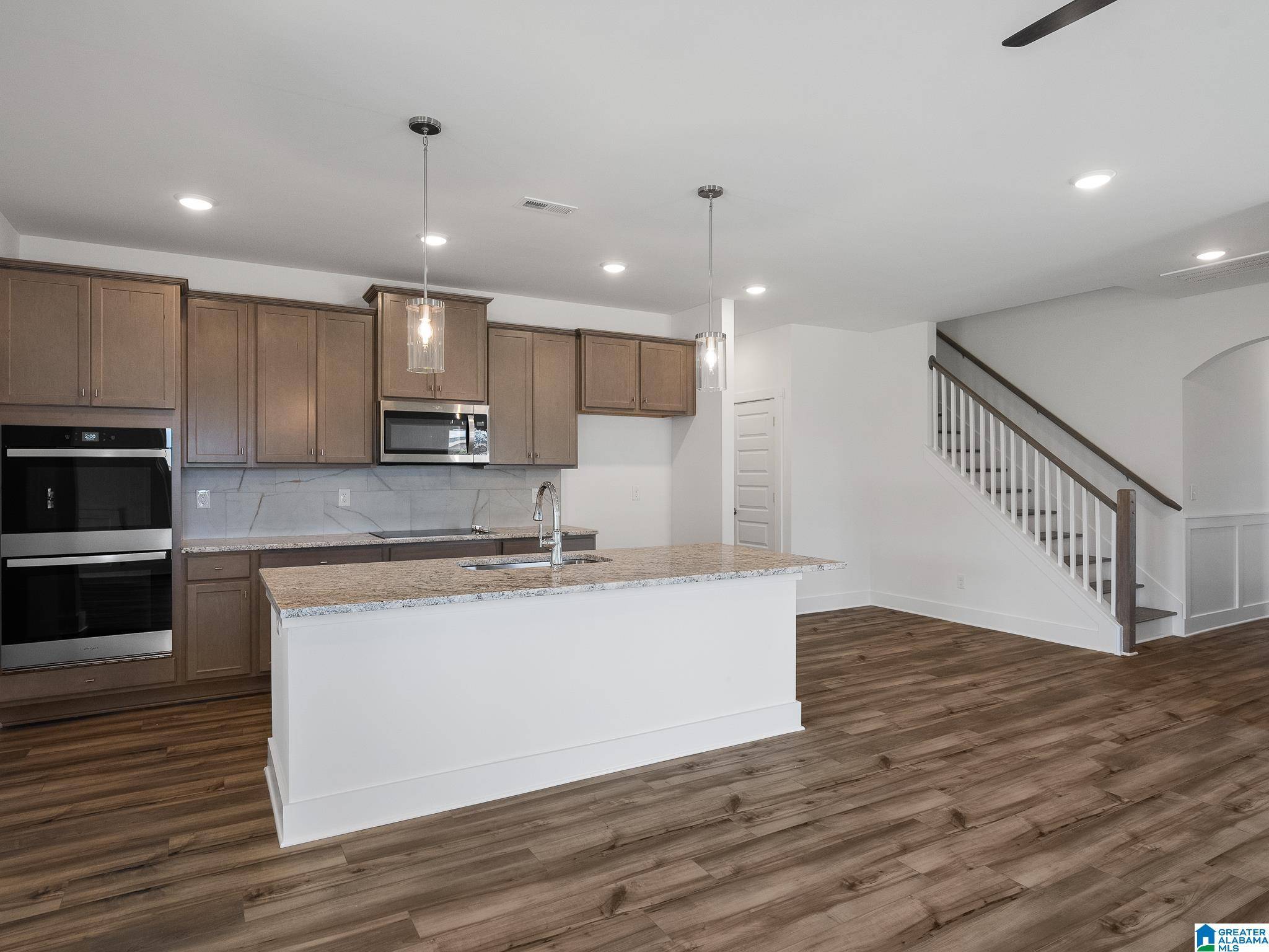 Cropwell, AL 35054,375 LAKELAND COURT