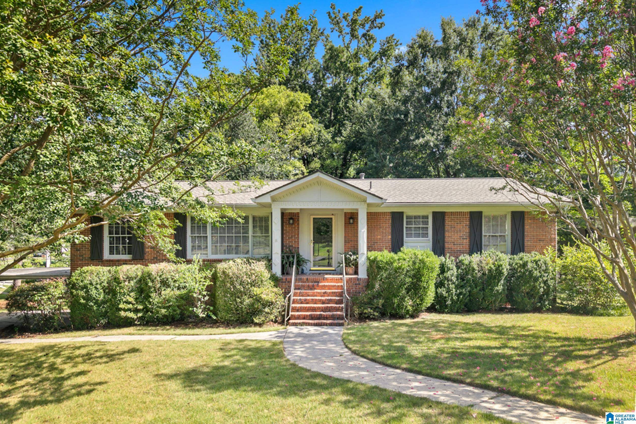 Vestavia Hills, AL 35216,2312 WEXFORD LANE