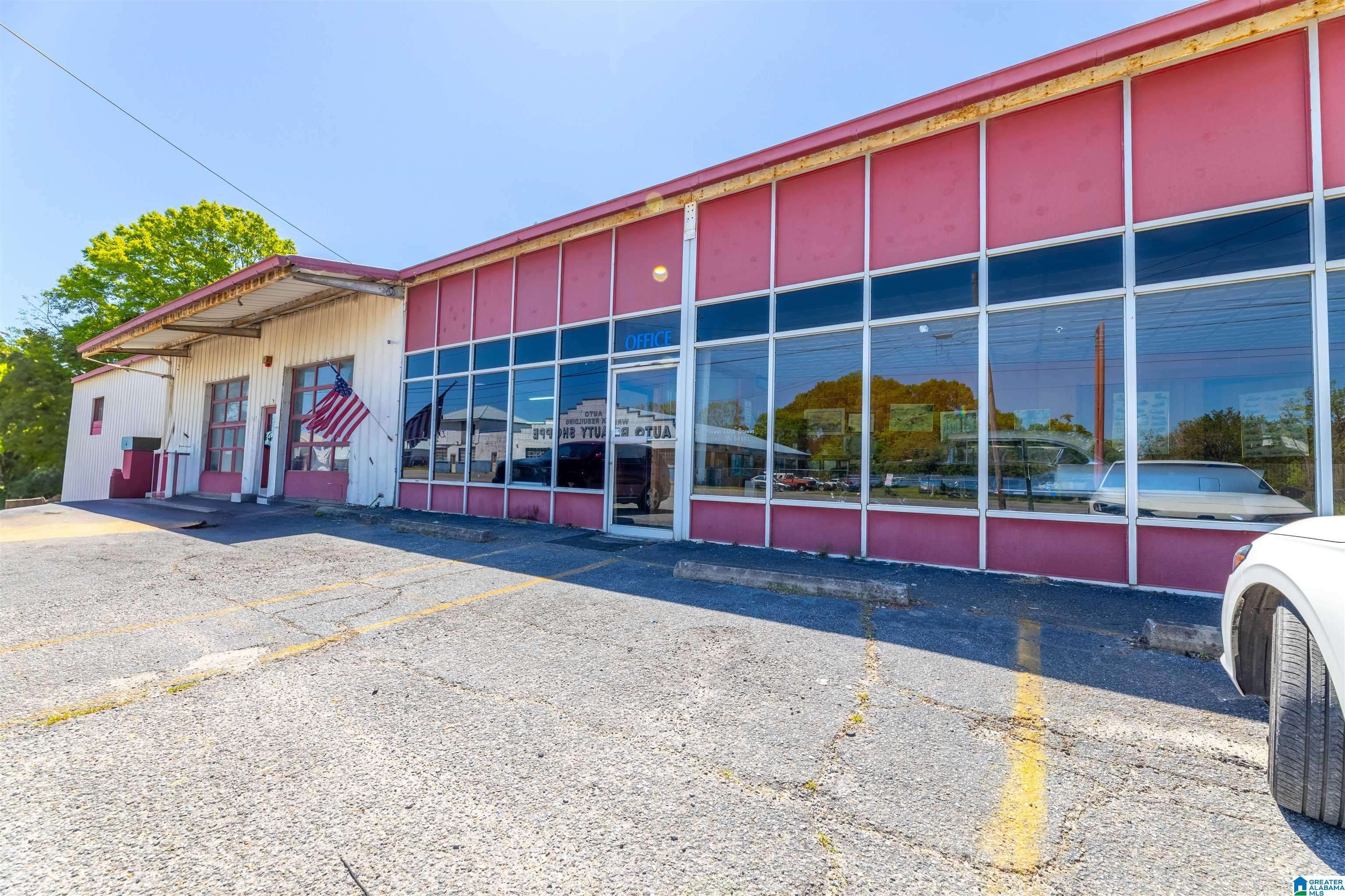 Anniston, AL 36201,932 W 10TH STREET