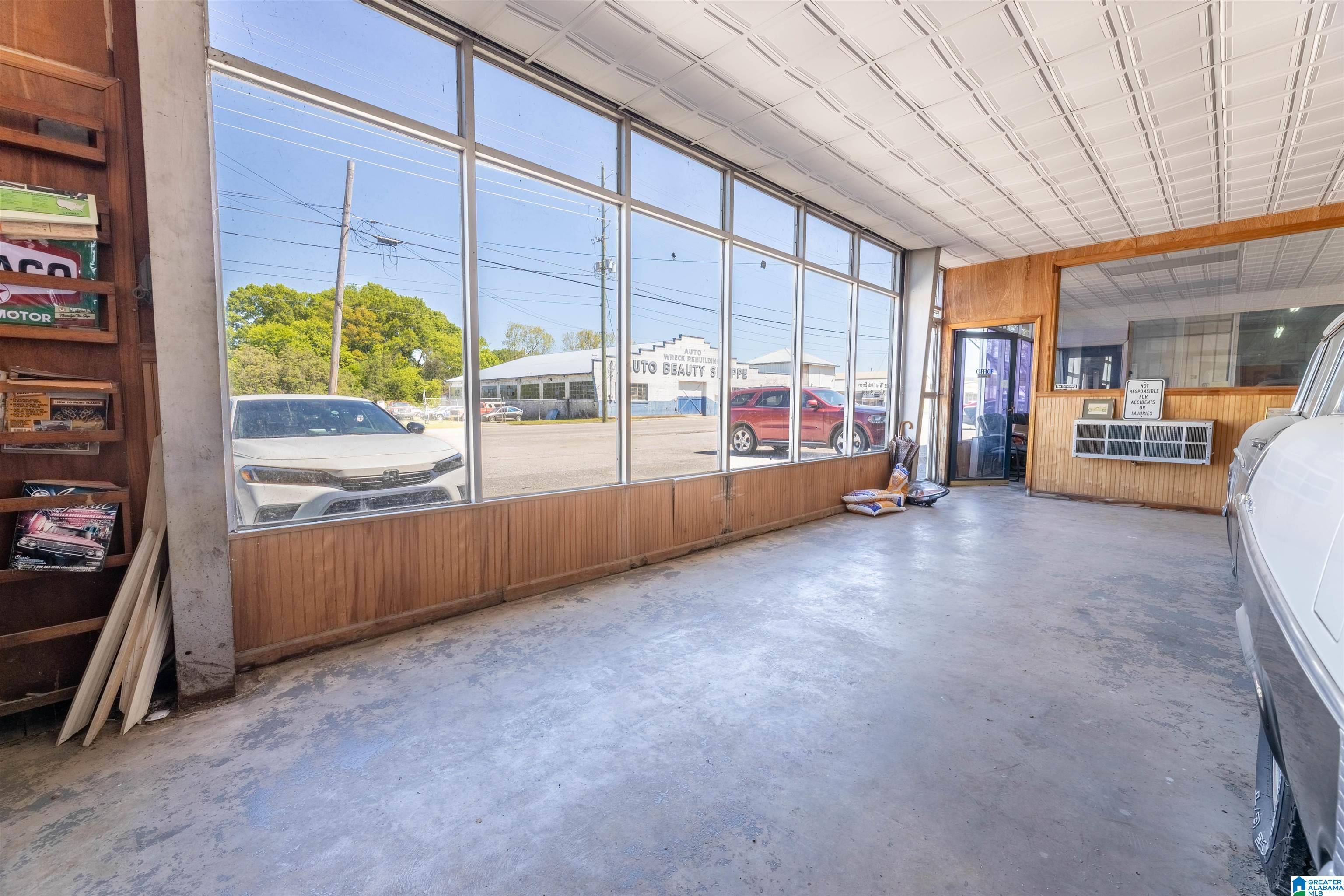 Anniston, AL 36201,932 W 10TH STREET