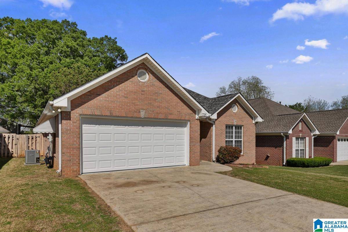 Hueytown, AL 35023,725 SALTERS DRIVE