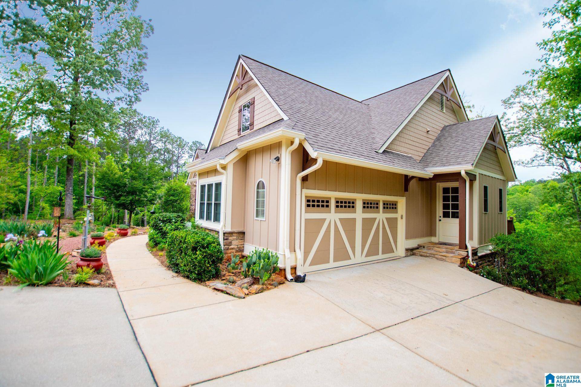 Wedowee, AL 36278,233 BLUEGILL DRIVE