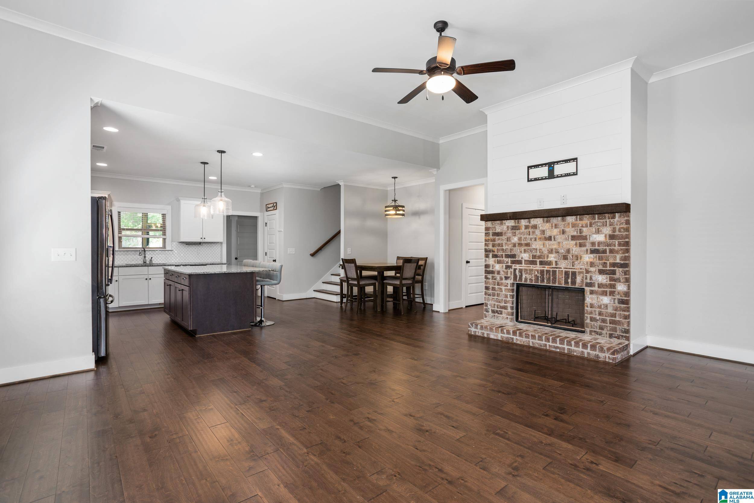 Cropwell, AL 35054,385 HOMESTEAD DRIVE