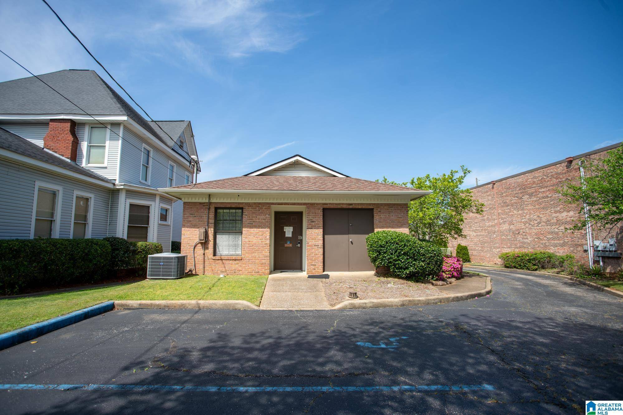 Anniston, AL 36207,1127 LEIGHTON AVENUE