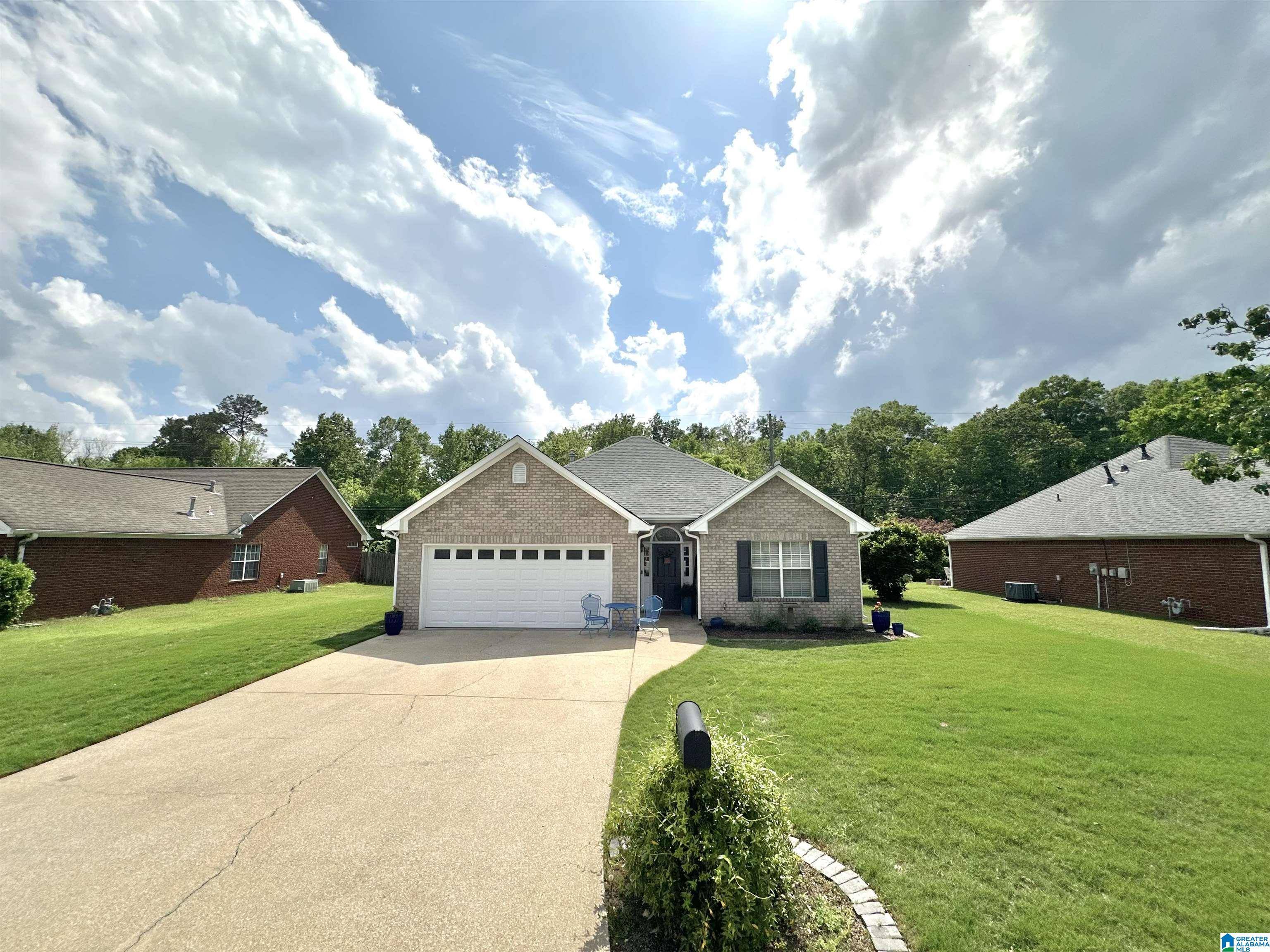 Helena, AL 35080,231 HICKORY POINT LANE