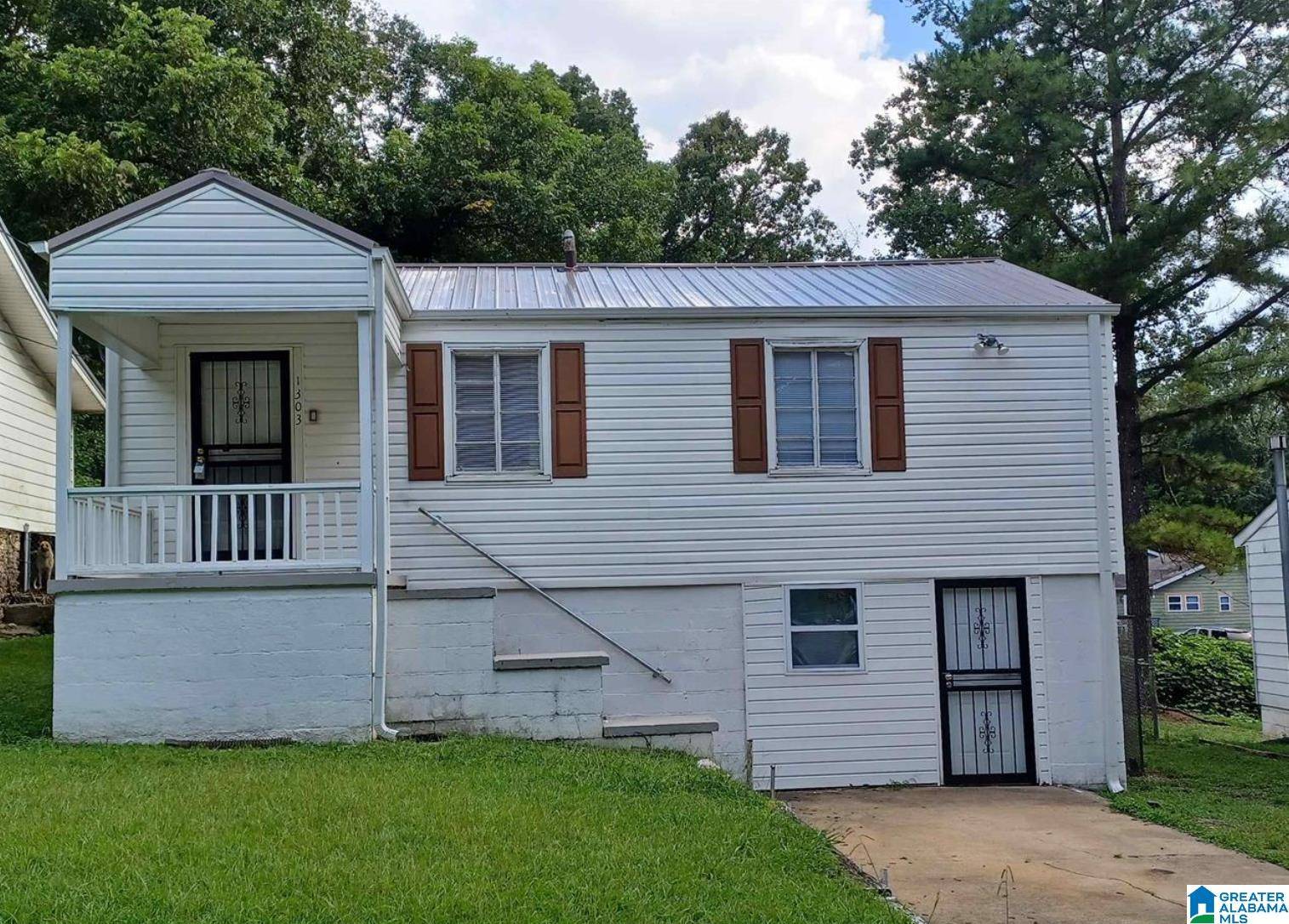 Midfield, AL 35228,1303 9TH AVENUE