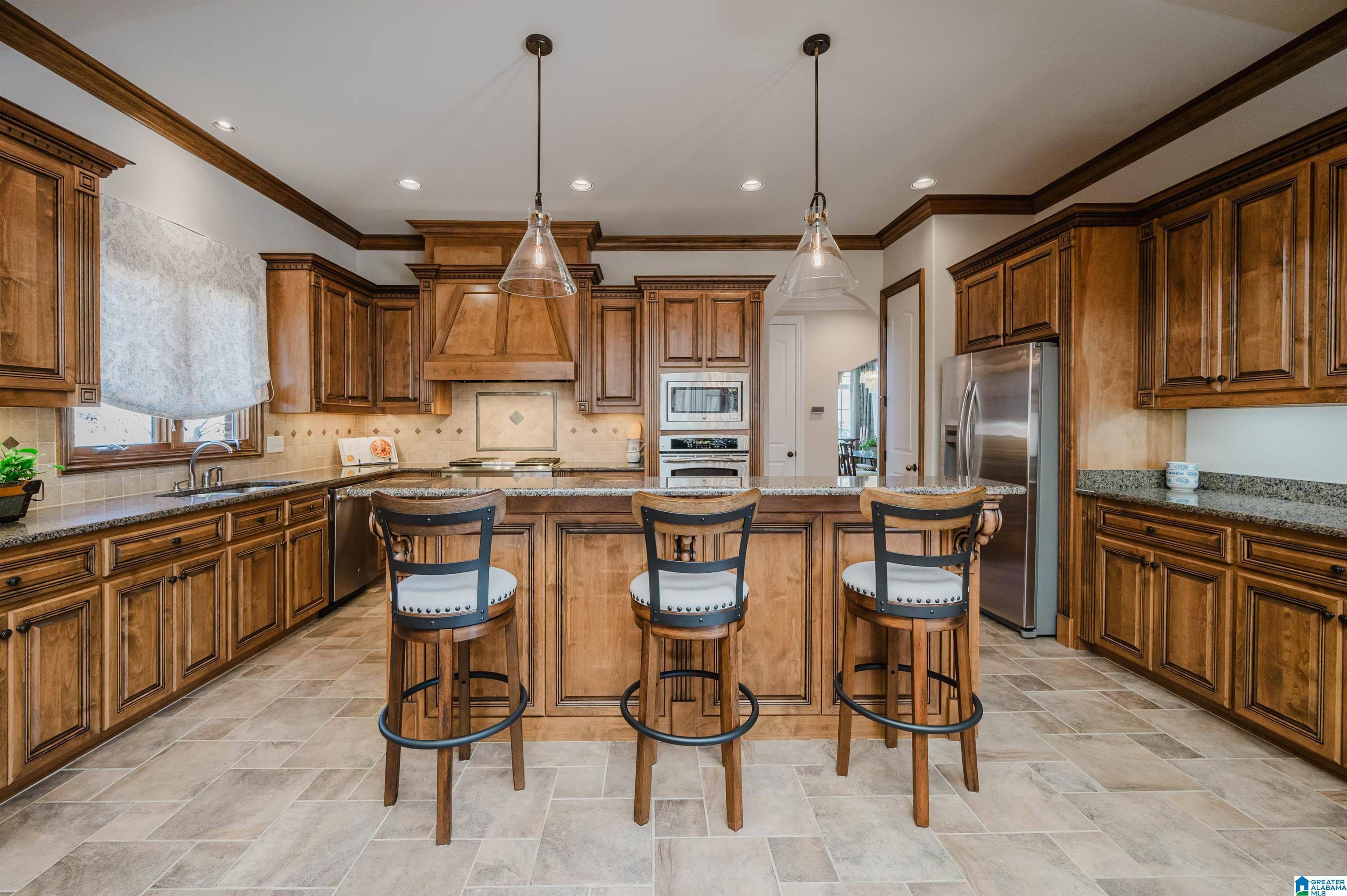 Hoover, AL 35242,632 SPRINGBANK TERRACE