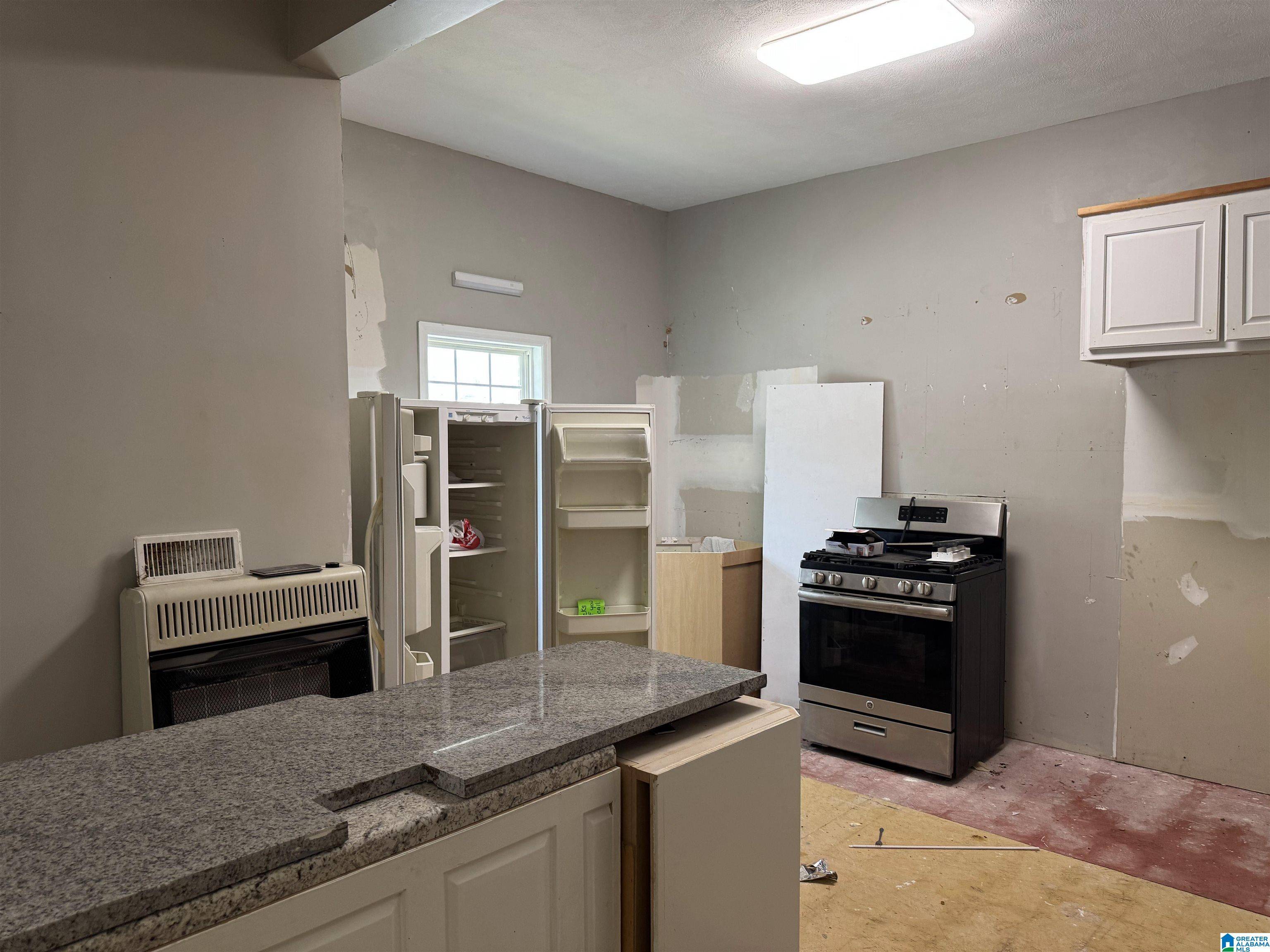 Anniston, AL 36207,2030 LEIGHTON AVENUE