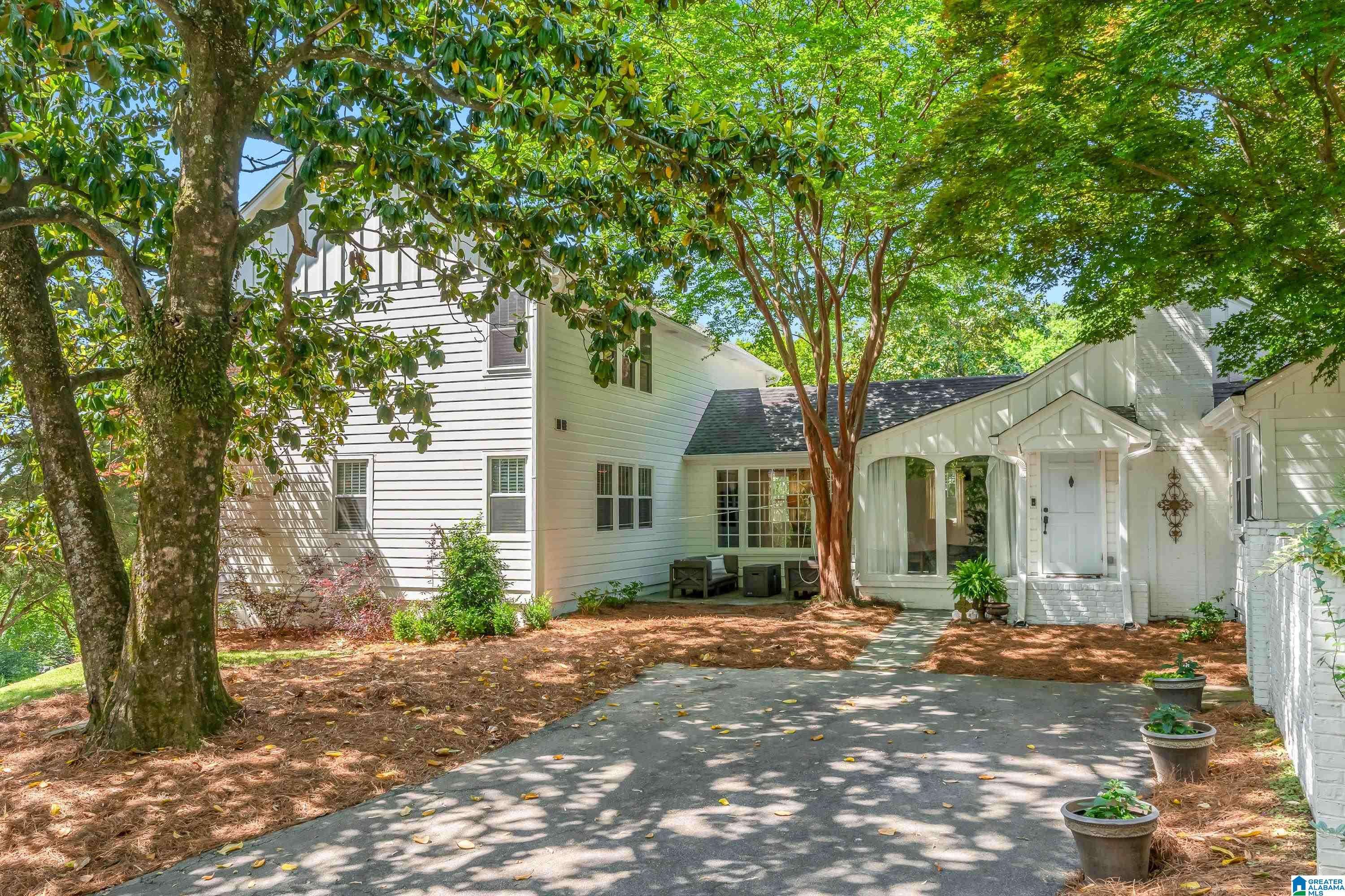 Mountain Brook, AL 35213,204 FAIRMONT DRIVE