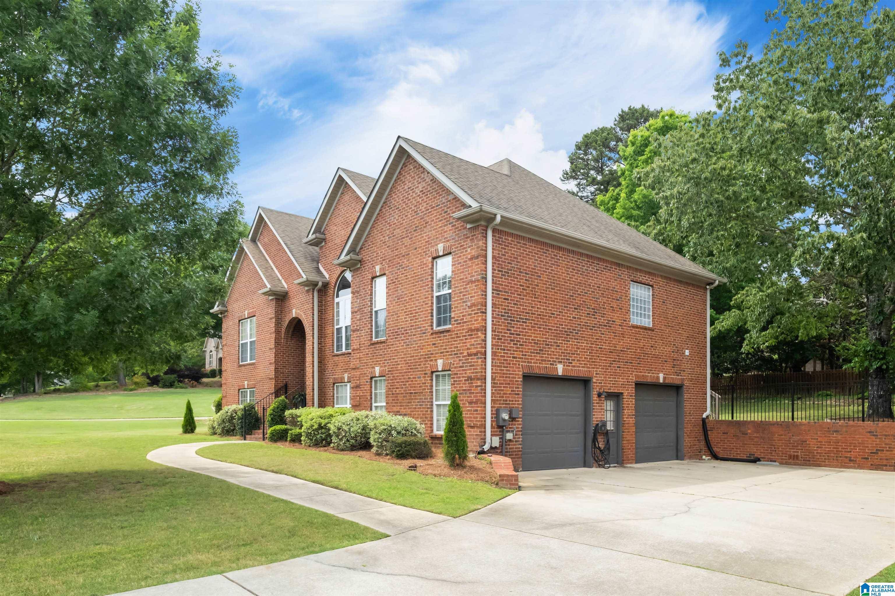 Chelsea, AL 35043,540 ROLLING HILLS DRIVE