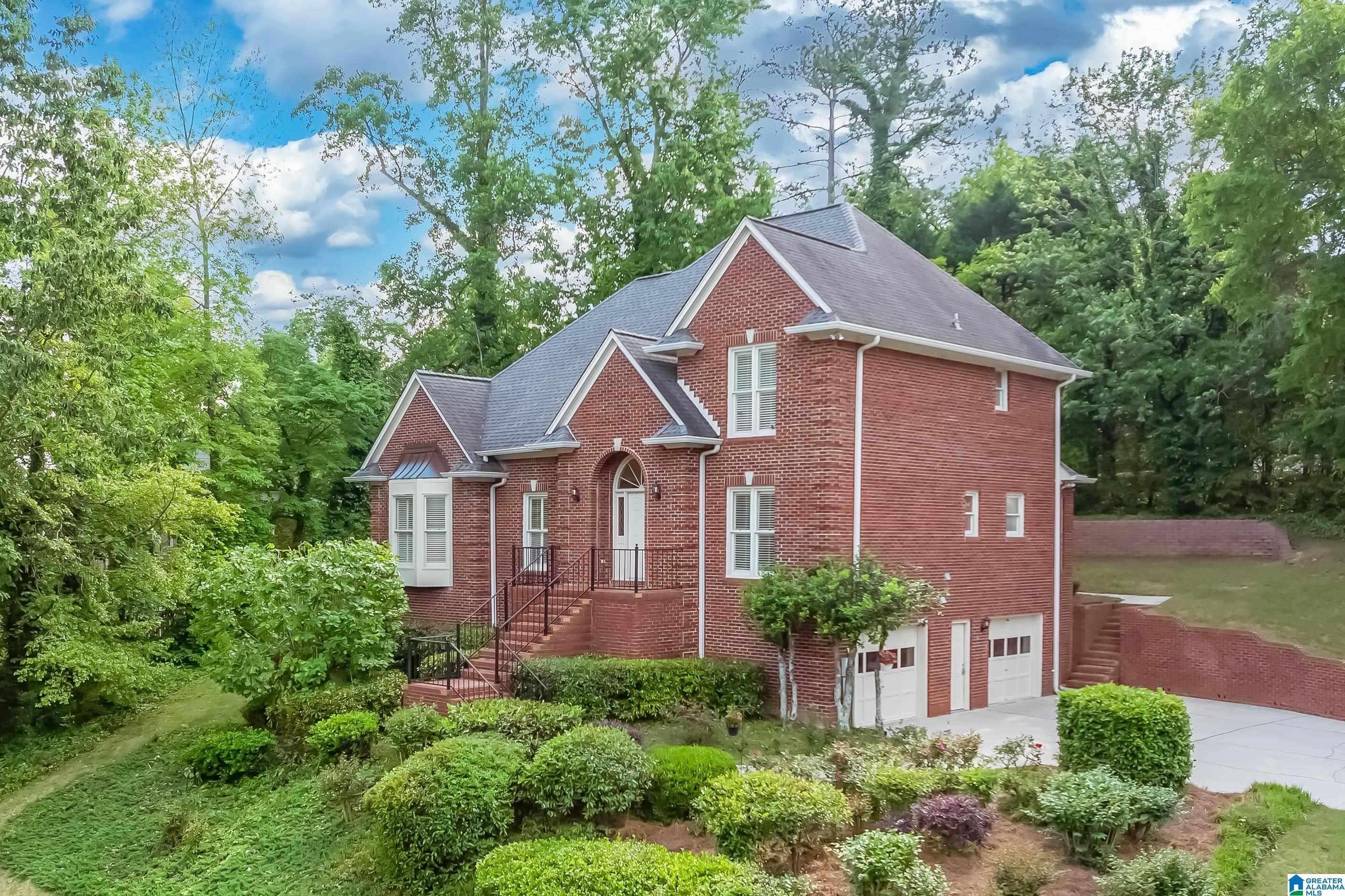 Vestavia Hills, AL 35226,2621 PLANTATION COVE CIRCLE
