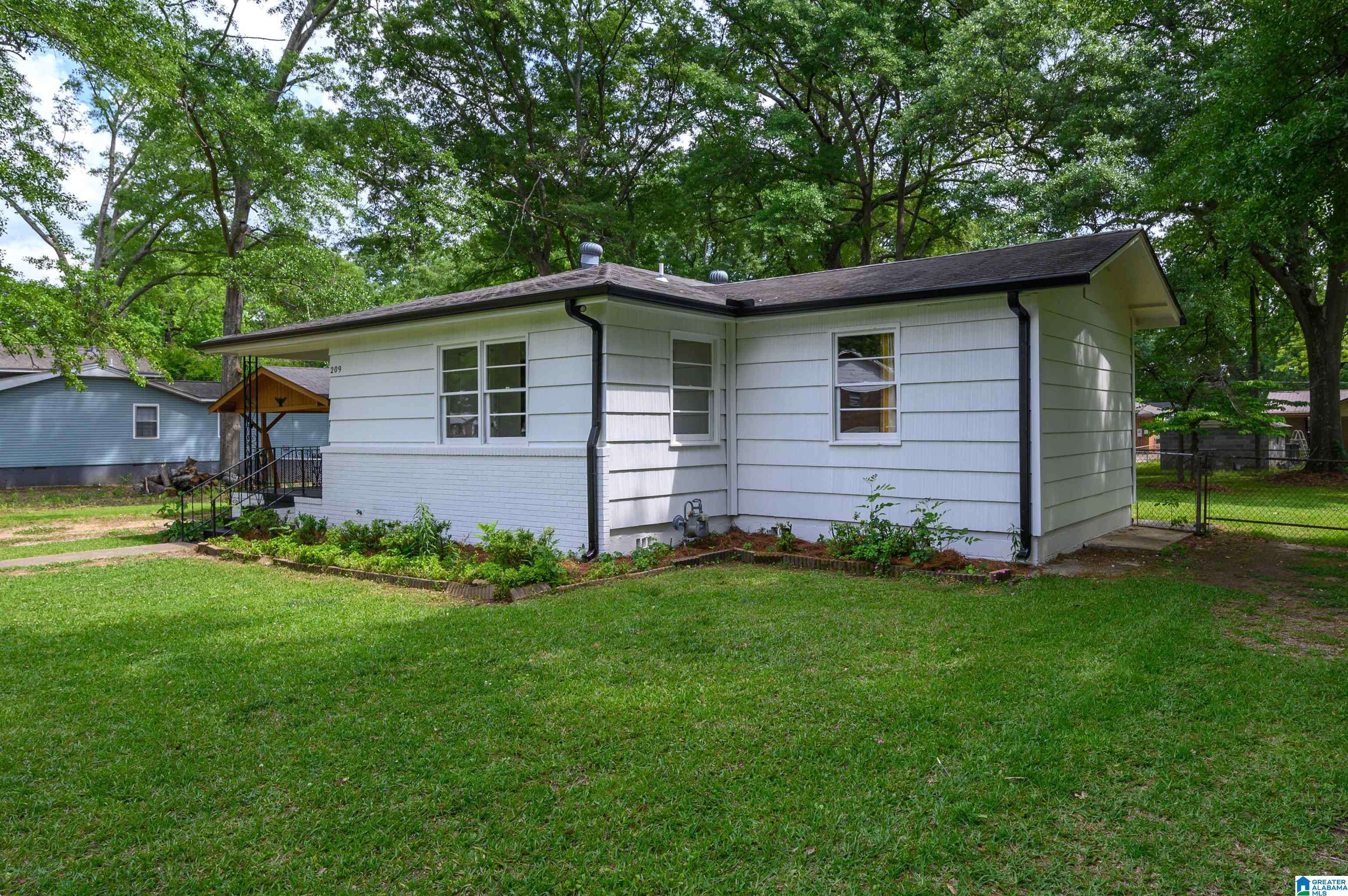 Hueytown, AL 35023,209 NABORS AVENUE