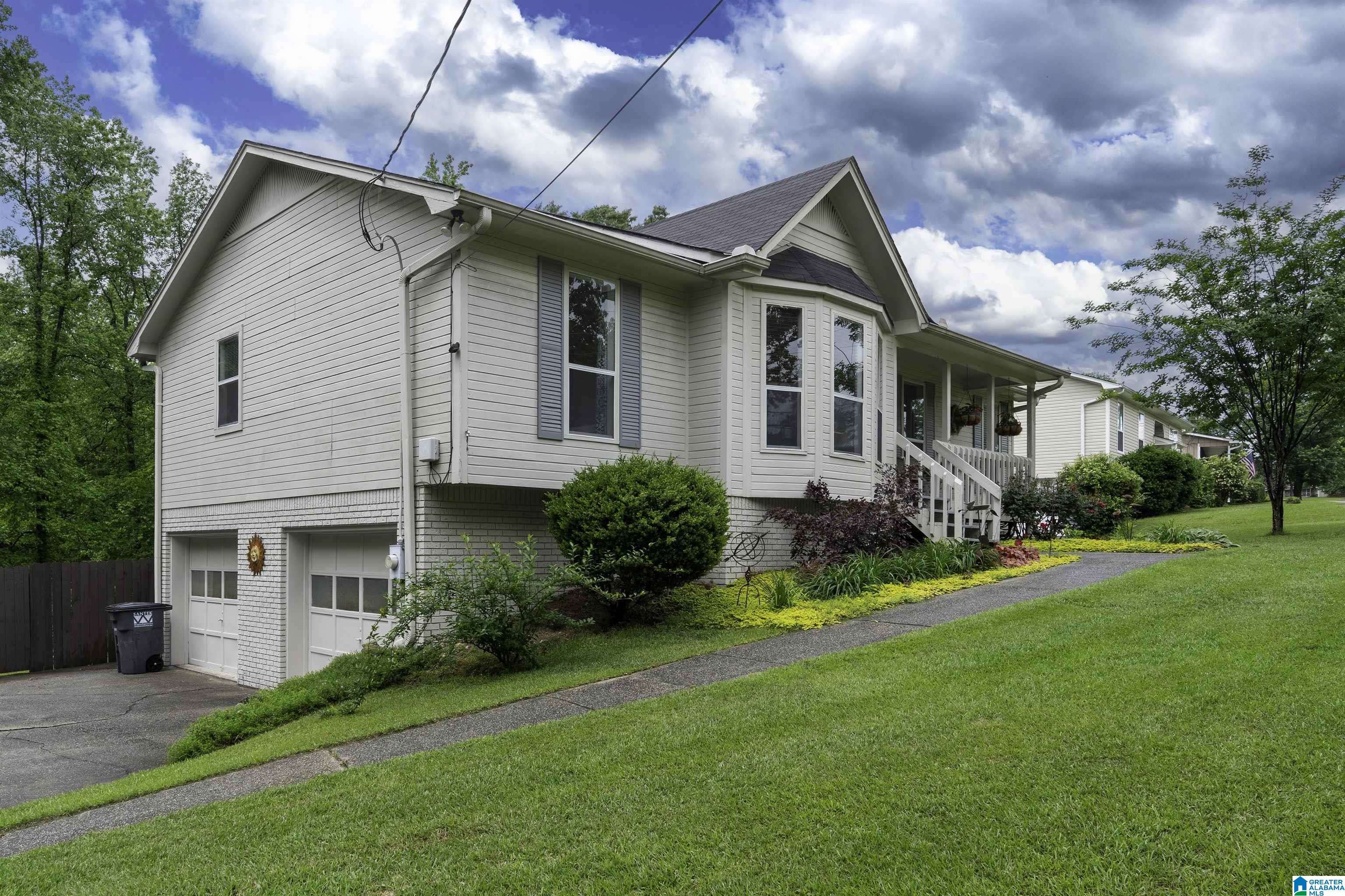 Trussville, AL 35173,116 TWIN LAKES ROAD