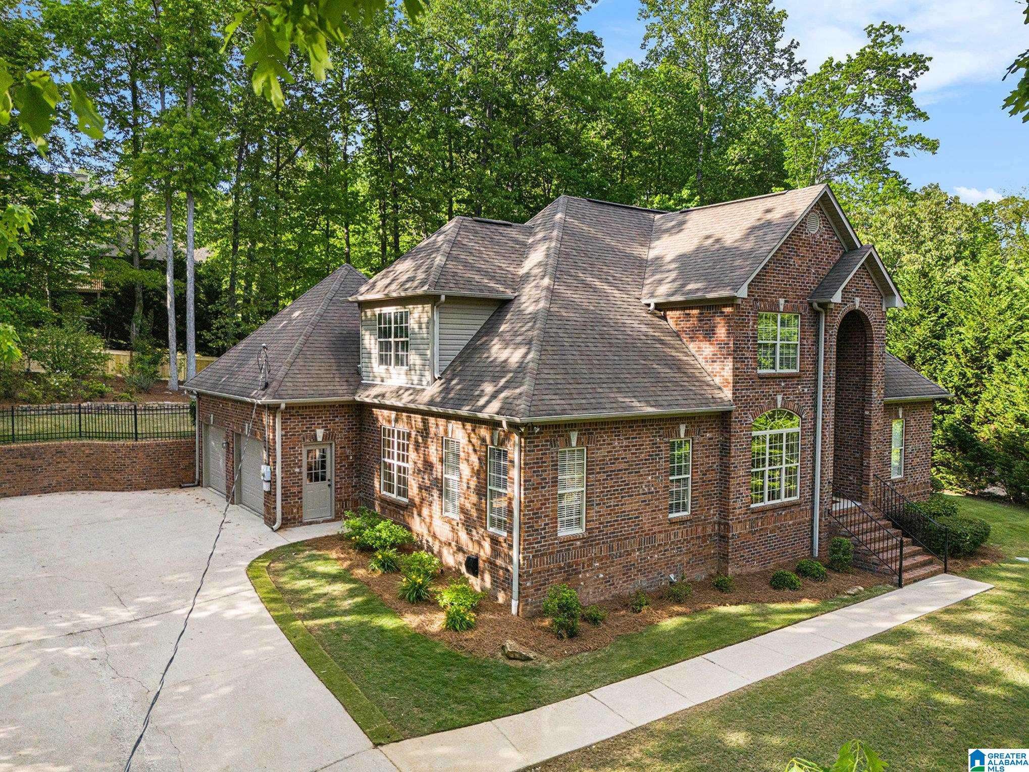 Trussville, AL 35173,8064 NORTH LAKE DRIVE