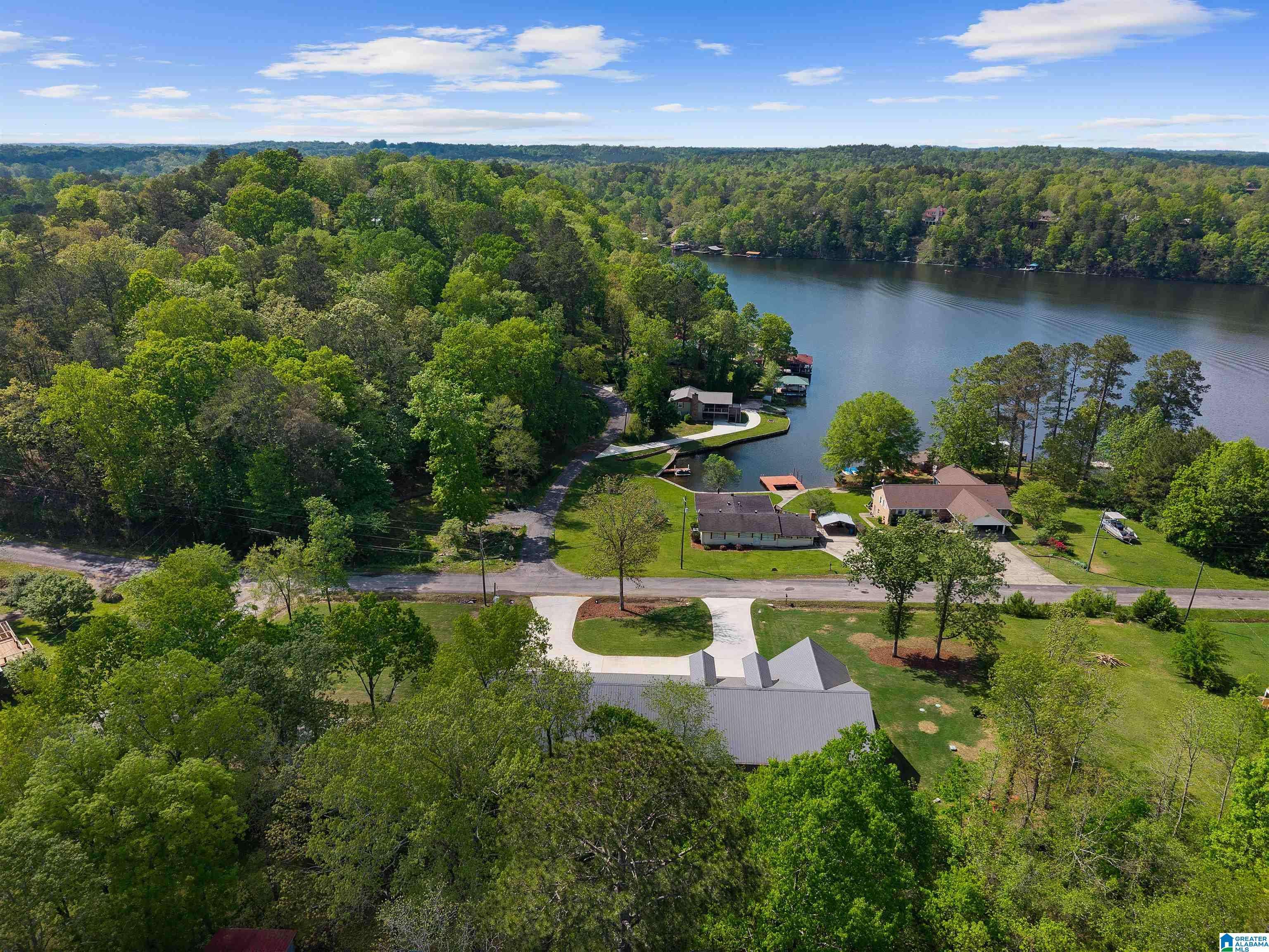 Oneonta, AL 35121,1299 LAKESHORE DRIVE