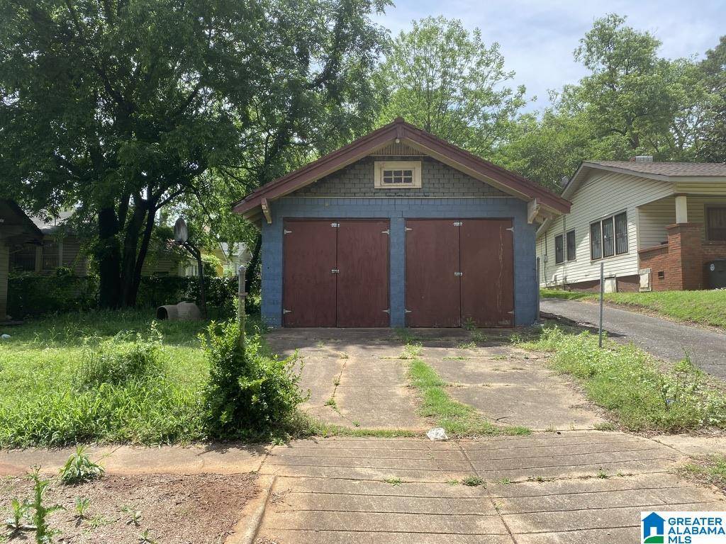 Birmingham, AL 35207,2722 37TH AVENUE N