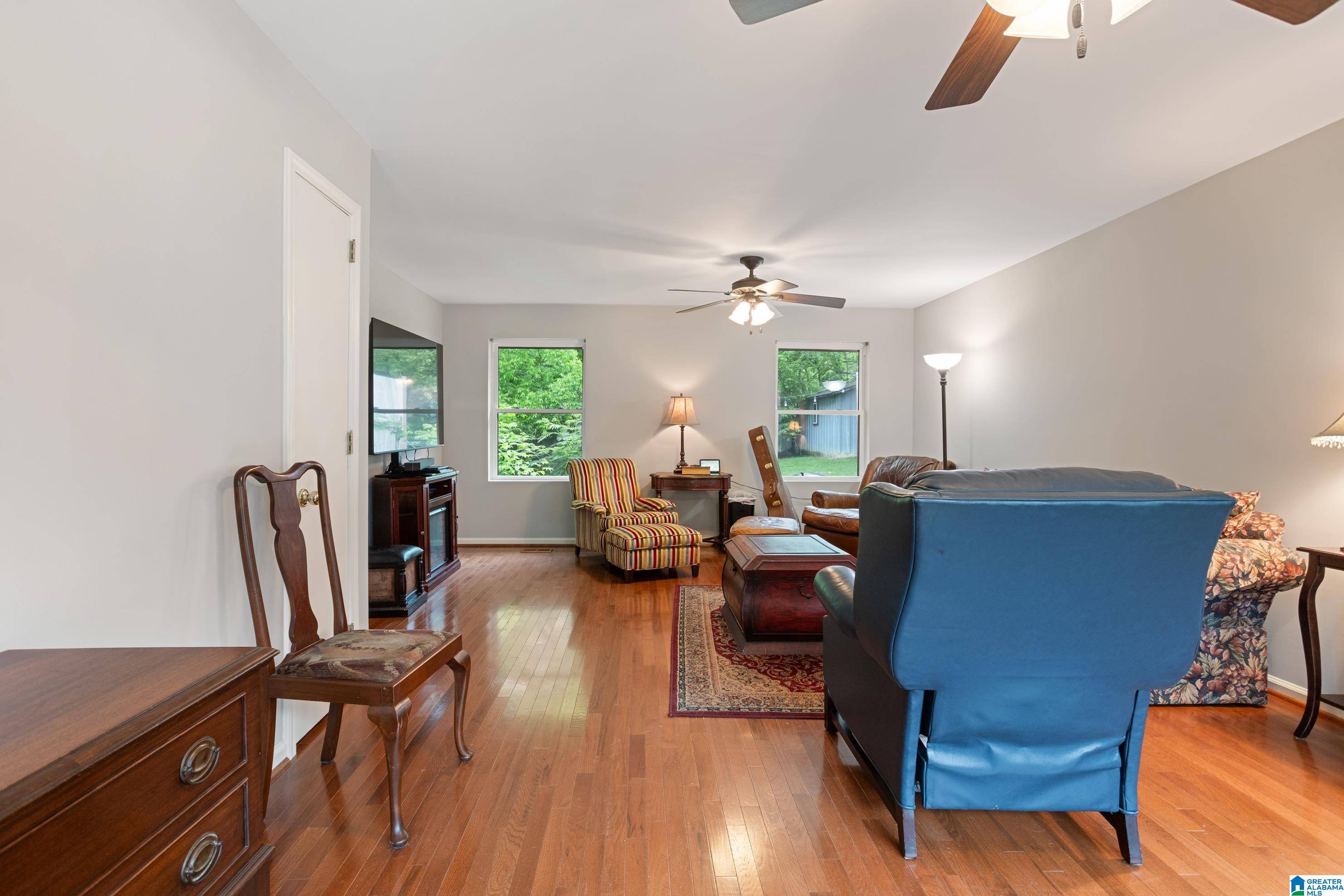 Gardendale, AL 35071,712 HIGHLAND AVENUE