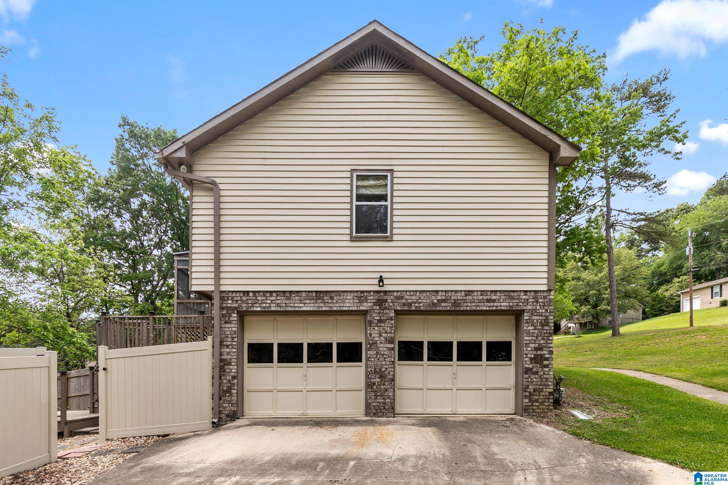 Trussville, AL 35173,214 ASH CIRCLE