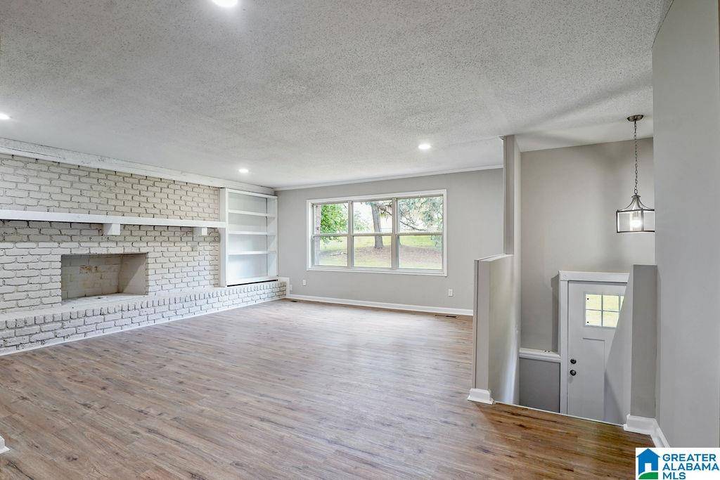 Pleasant Grove, AL 35127,225 7TH AVENUE
