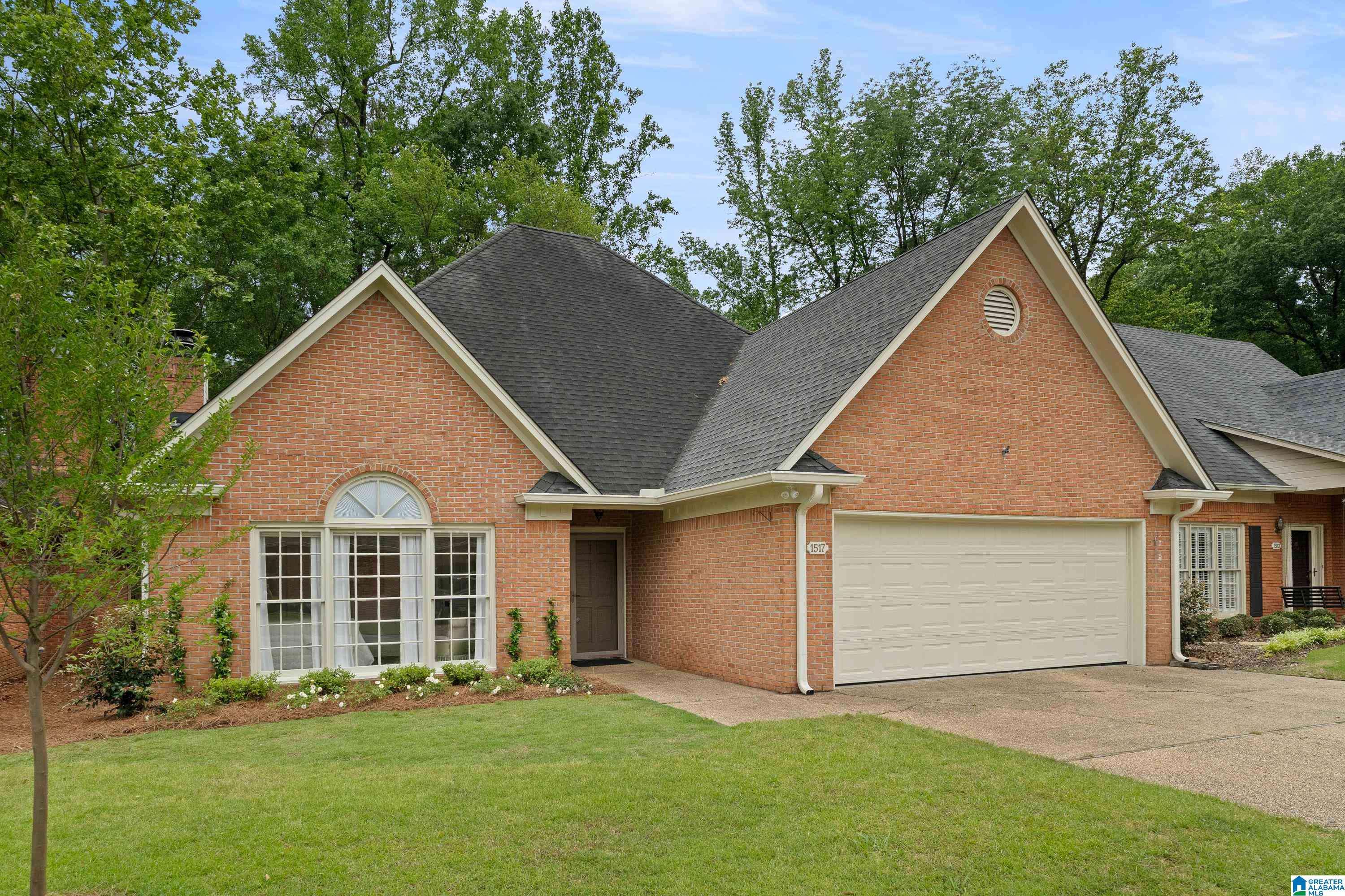 Vestavia Hills, AL 35216,1517 ASHLEY WOOD CIRCLE
