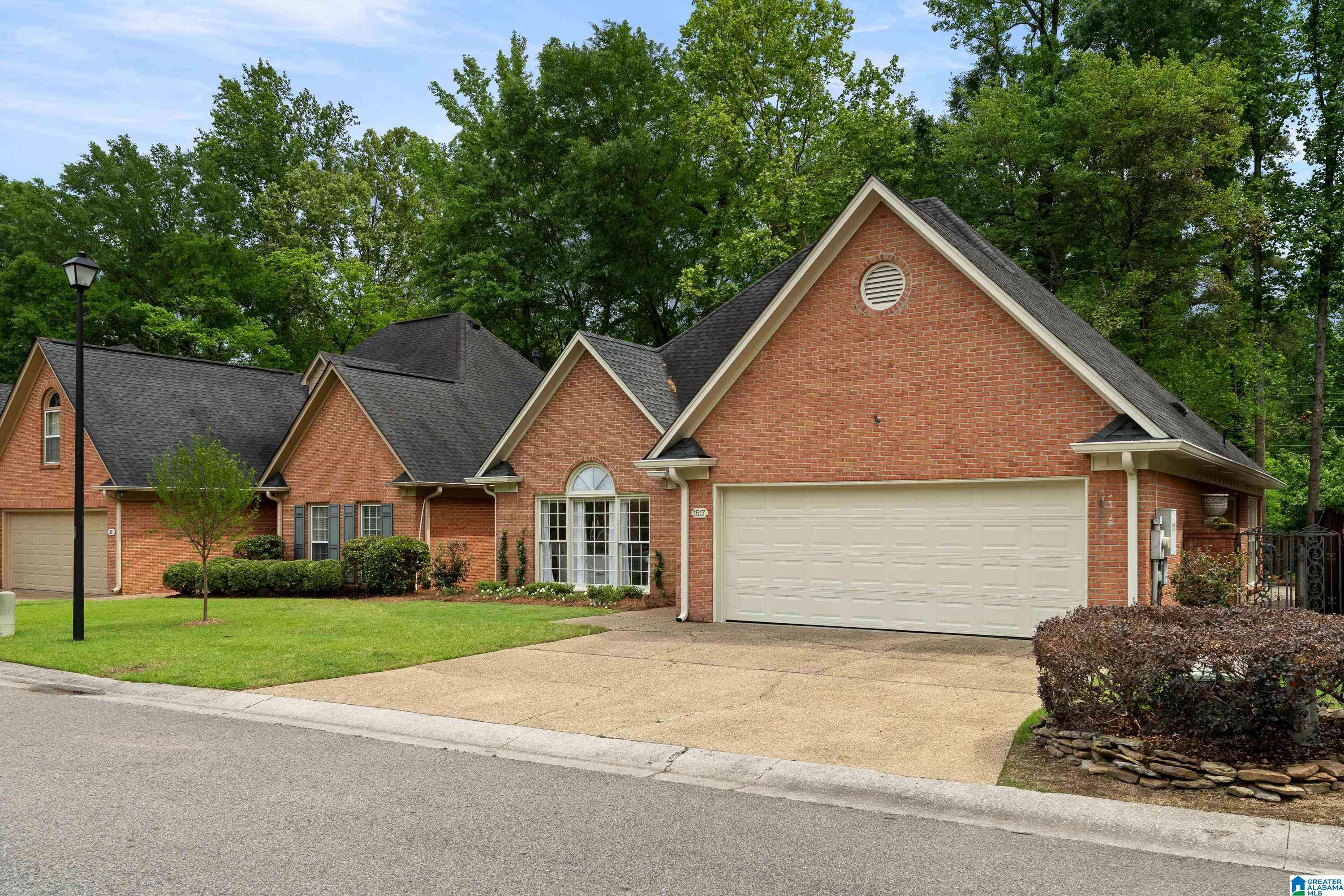 Vestavia Hills, AL 35216,1517 ASHLEY WOOD CIRCLE