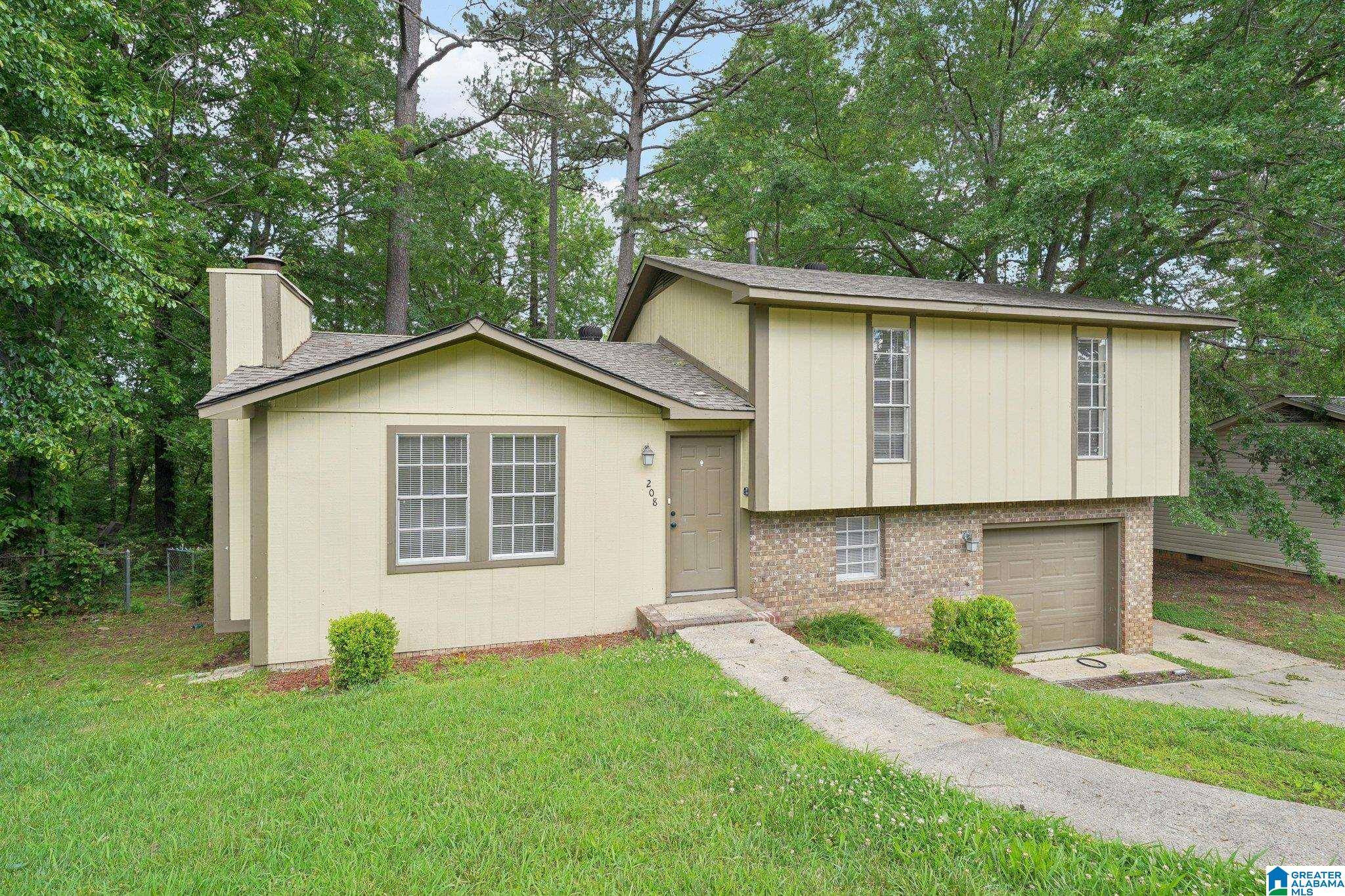 Birmingham, AL 35215,208 GLENVALLEY LANE NW