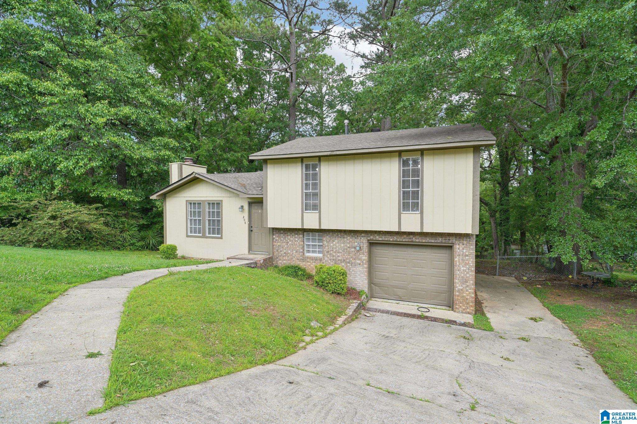 Birmingham, AL 35215,208 GLENVALLEY LANE NW