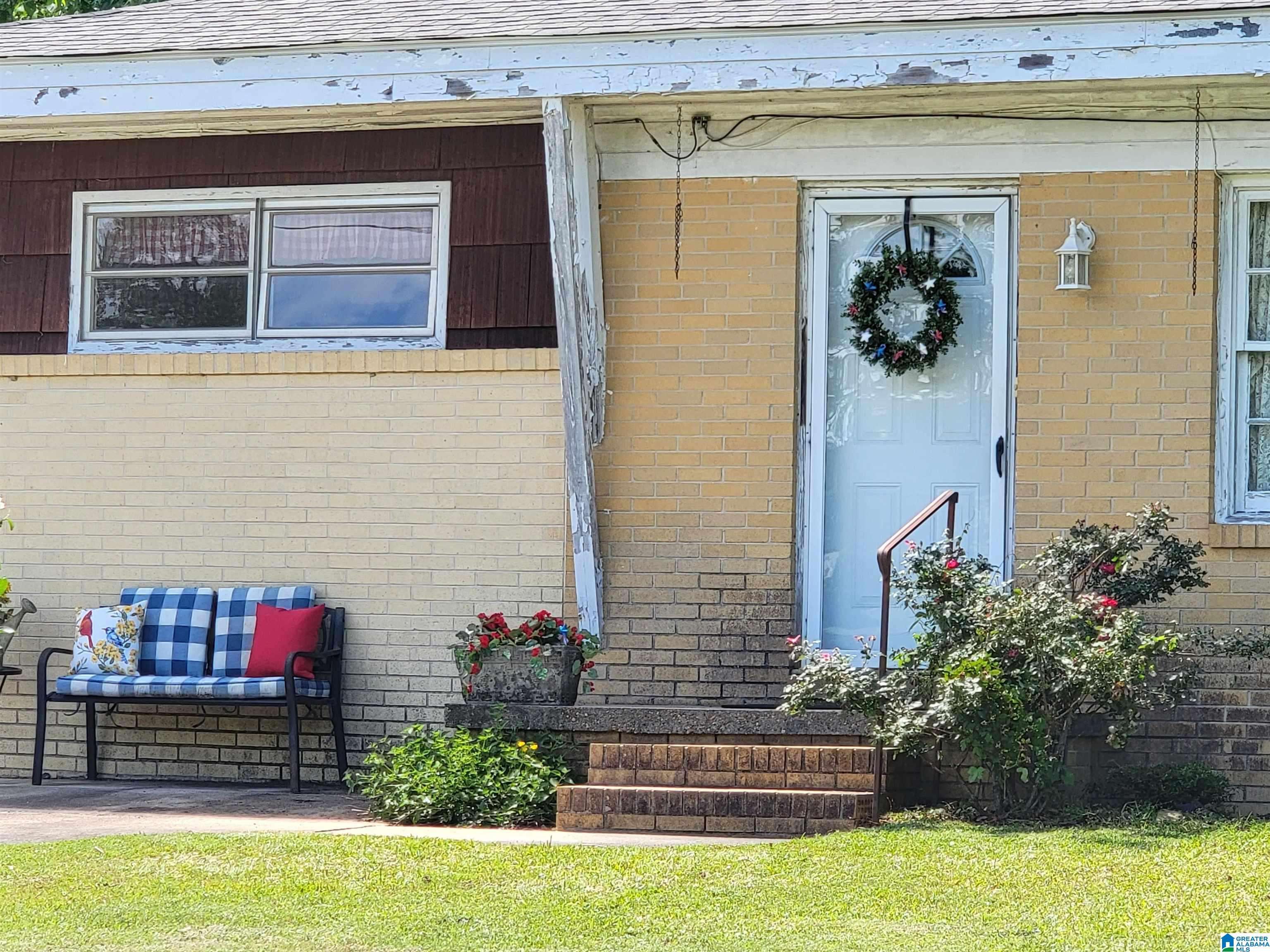 Roanoke, AL 36274,208 BARTLETT AVENUE