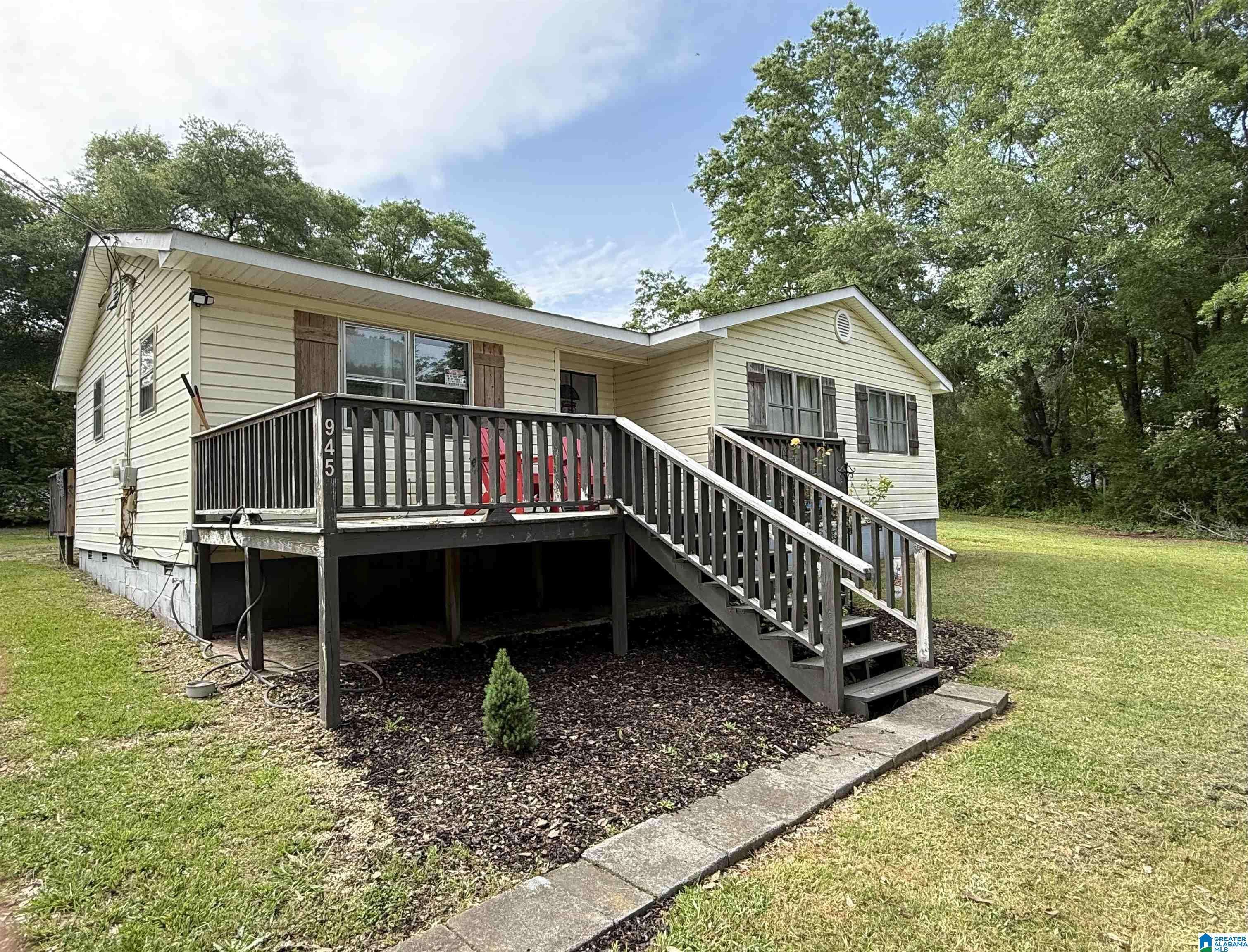 Carbon Hill, AL 35549,945 4TH STREET NW
