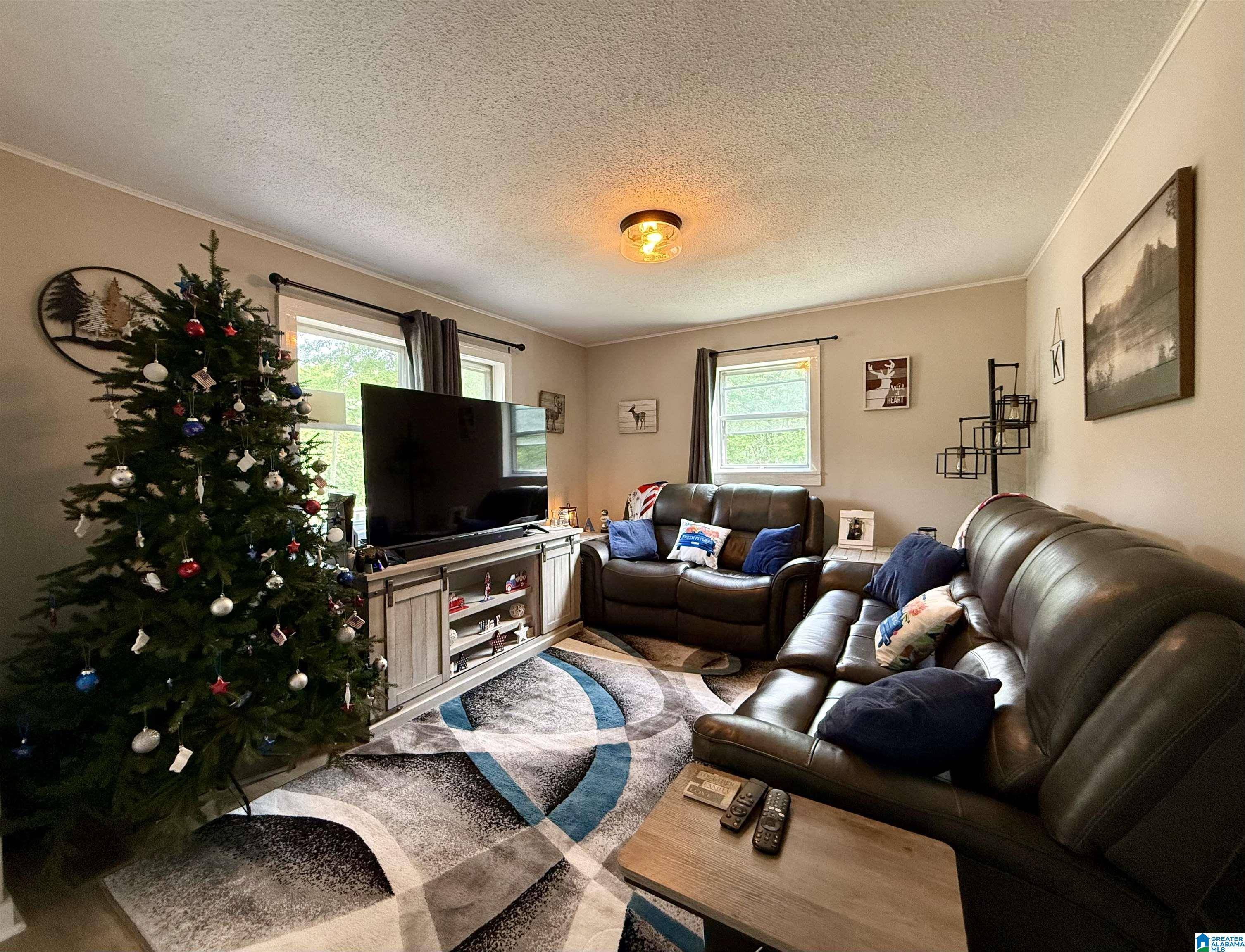 Carbon Hill, AL 35549,945 4TH STREET NW