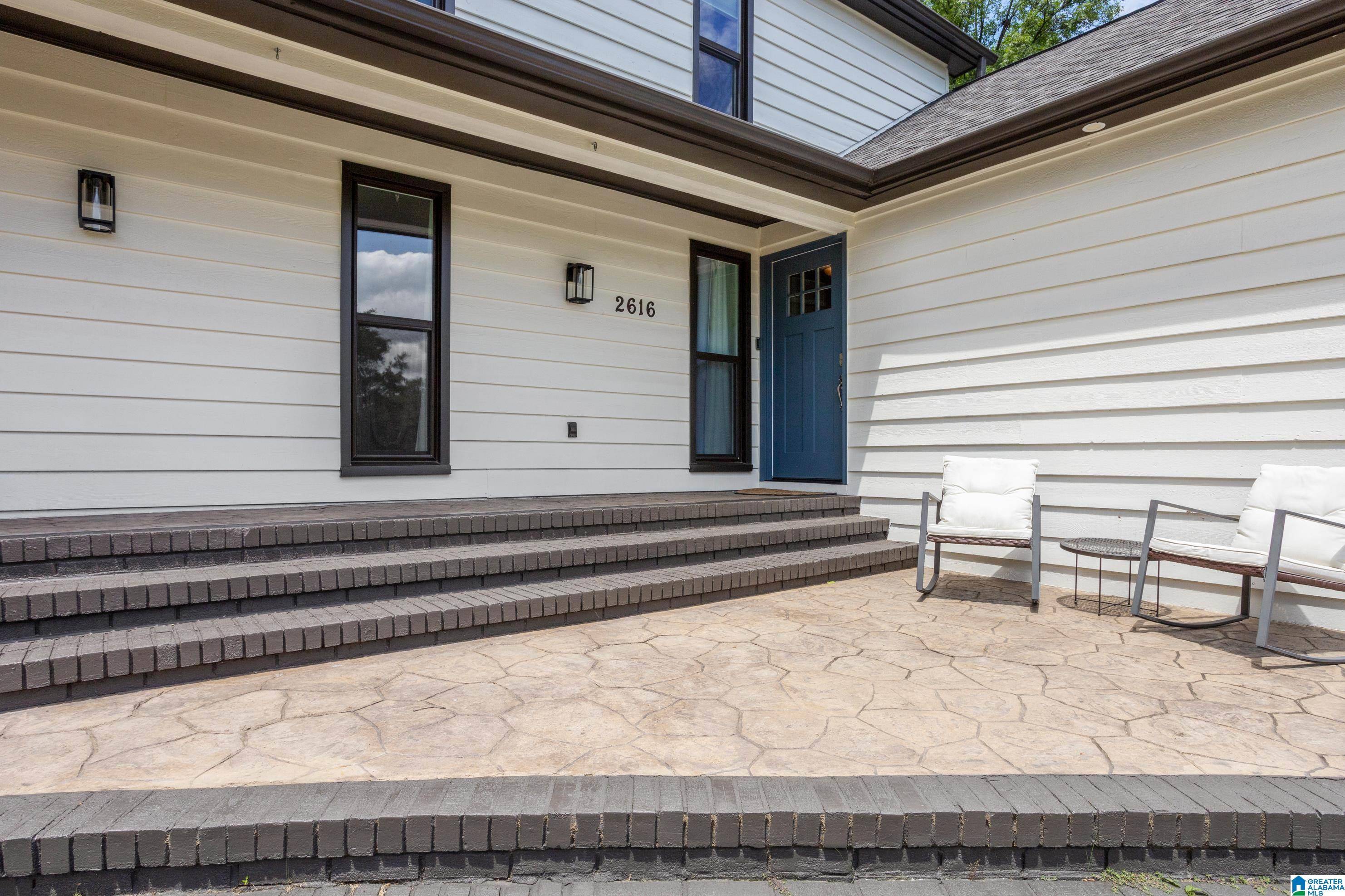 Vestavia Hills, AL 35226,2616 CHIMNEY HILLS CIRCLE