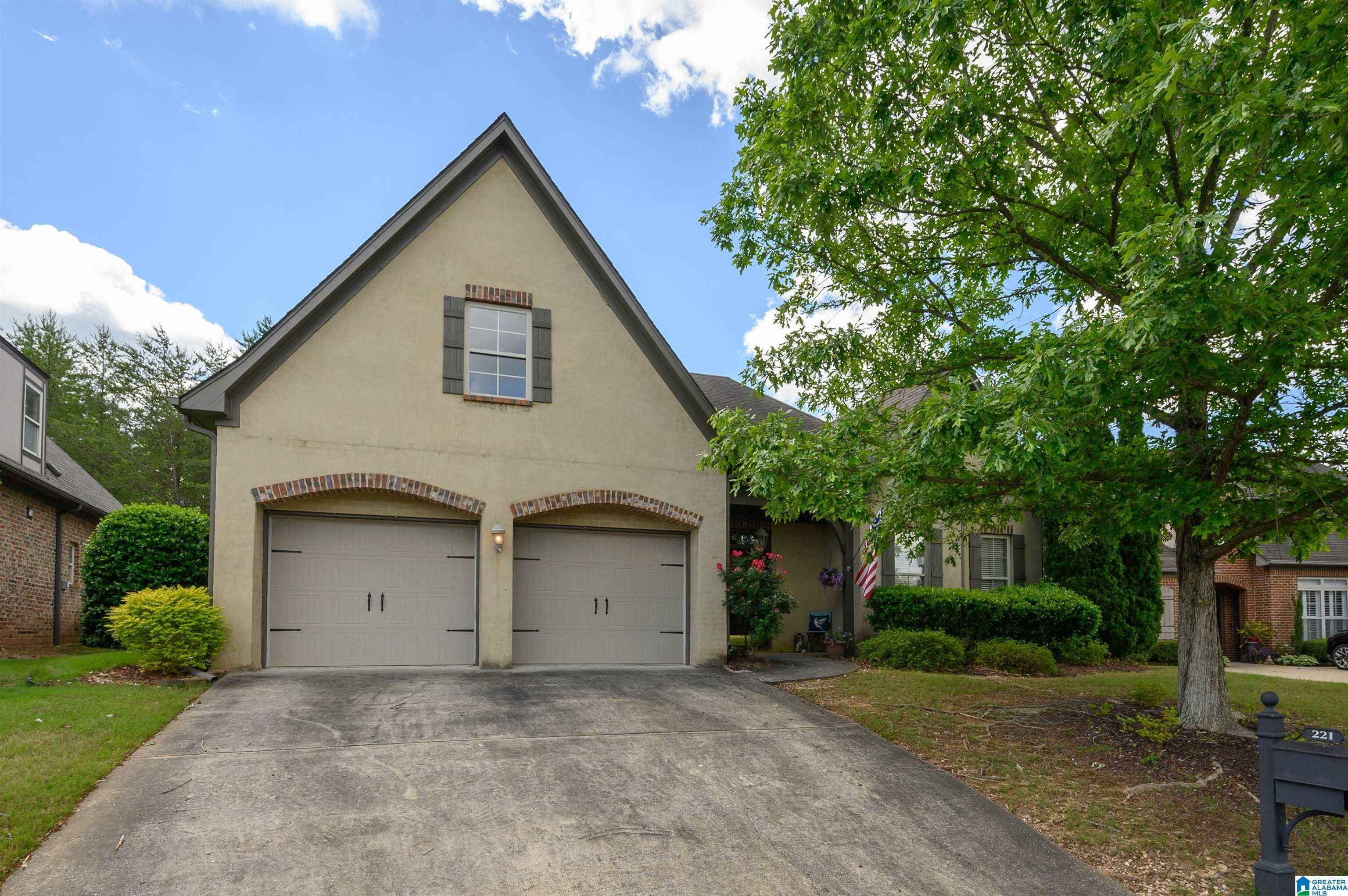 Pelham, AL 35124,221 KENNISTON DALE