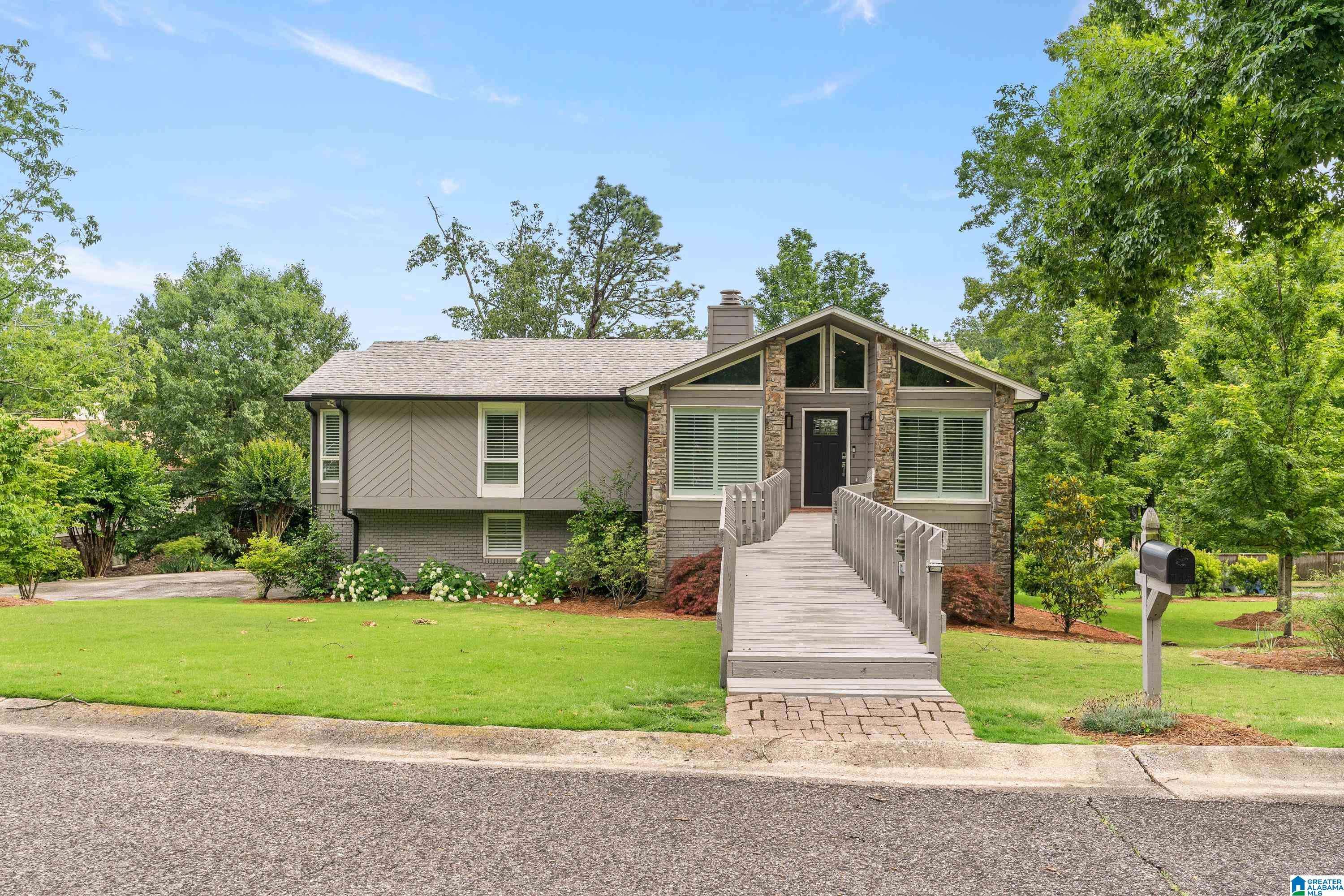 Vestavia Hills, AL 35226,2400 CANDLEBROOK DRIVE