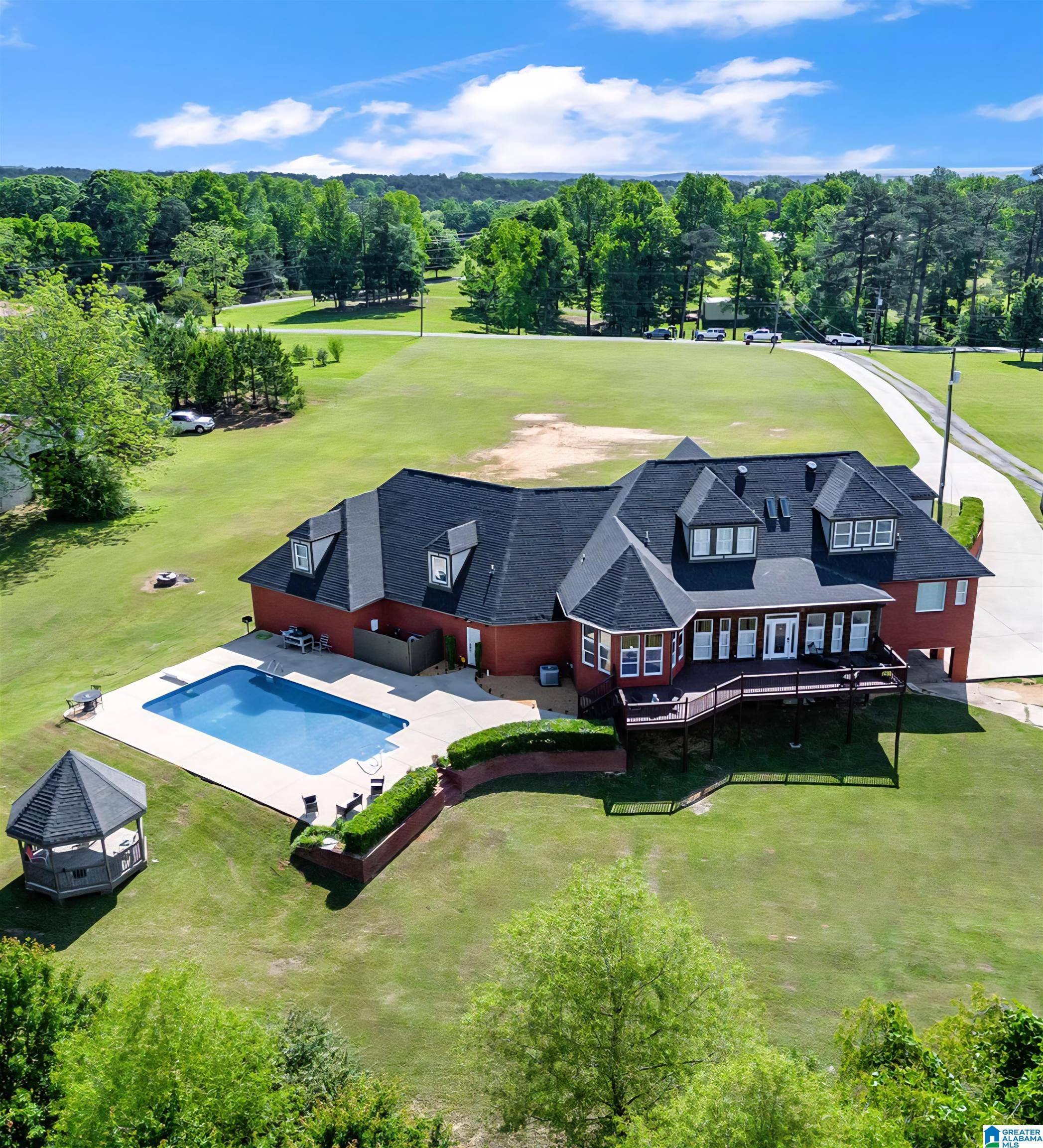 Dora, AL 35062,9530 PINEVIEW ROAD