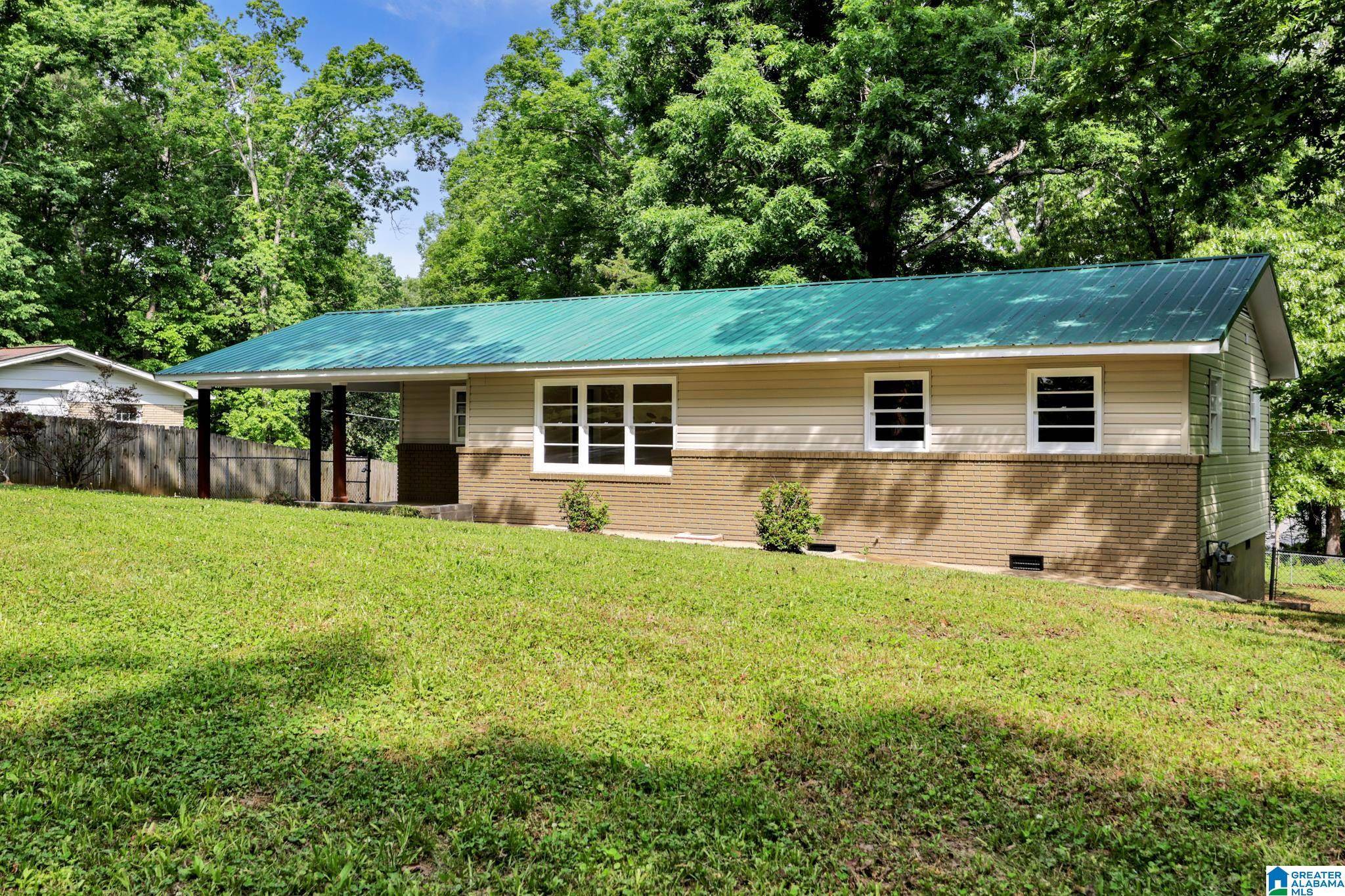 Weaver, AL 36277,829 WOODLOCK LANE