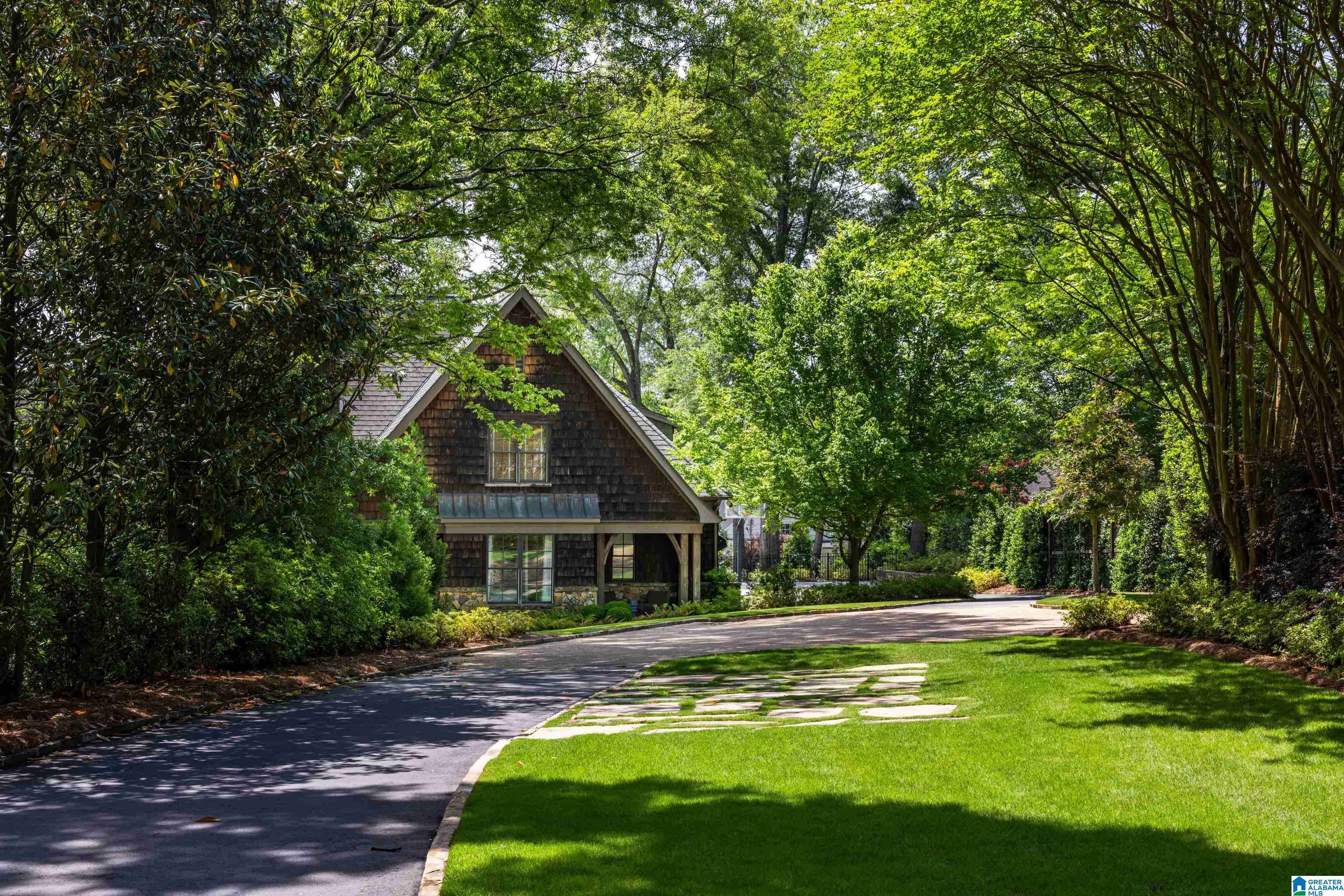 Mountain Brook, AL 35213,719 EUCLID AVENUE