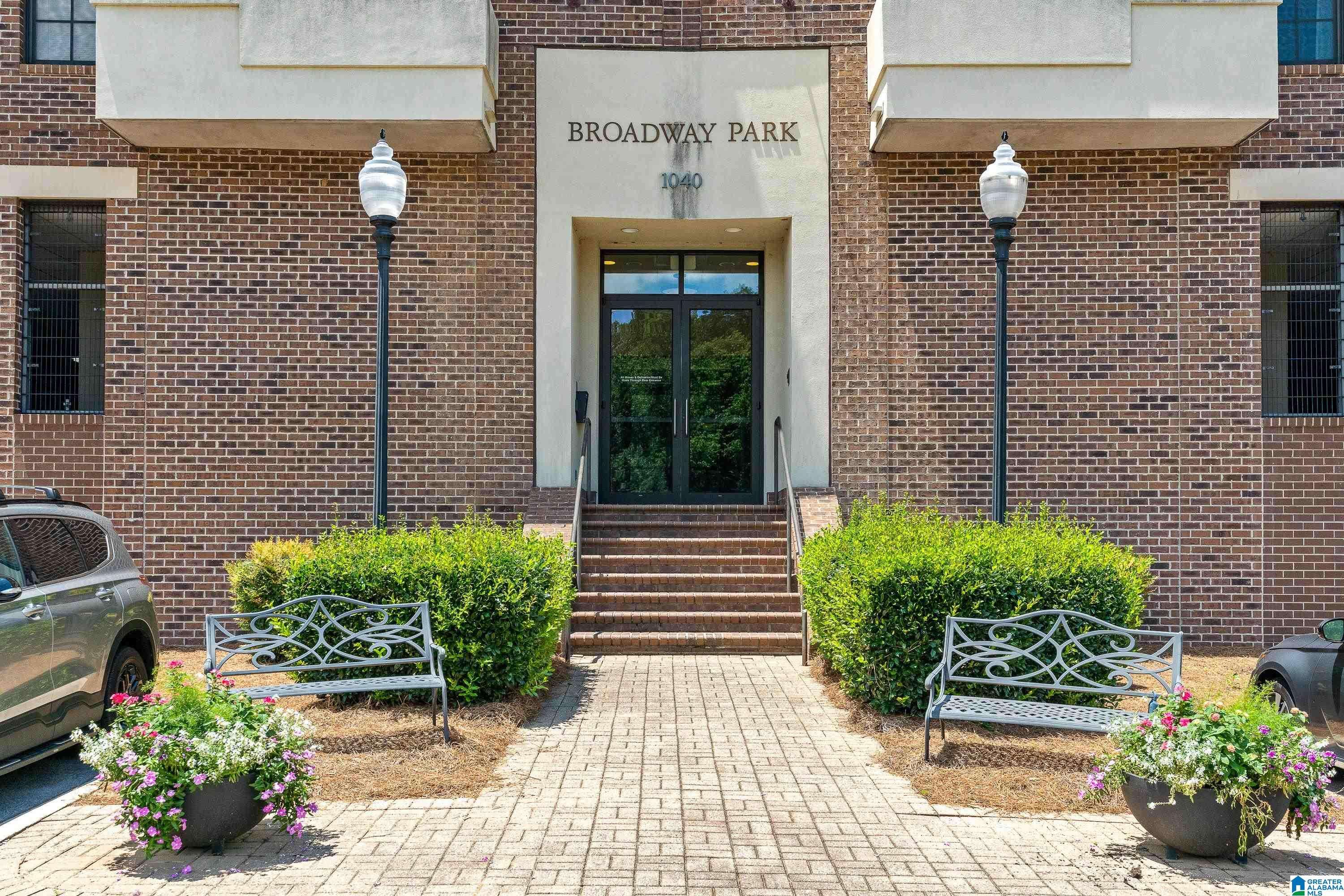 Homewood, AL 35209,1040 BROADWAY PARK #414
