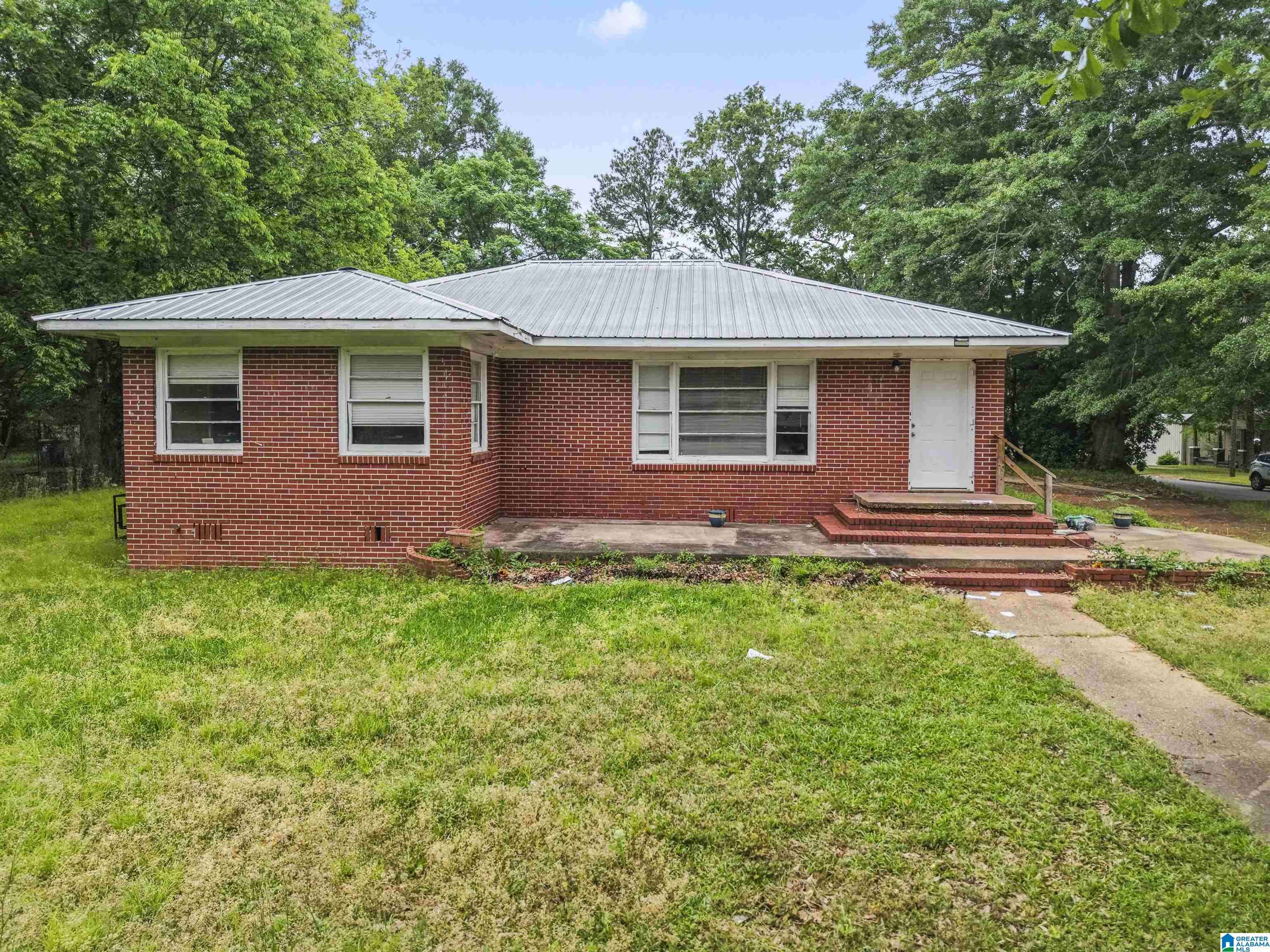 Sylacauga, AL 35150,301 E 4TH STREET